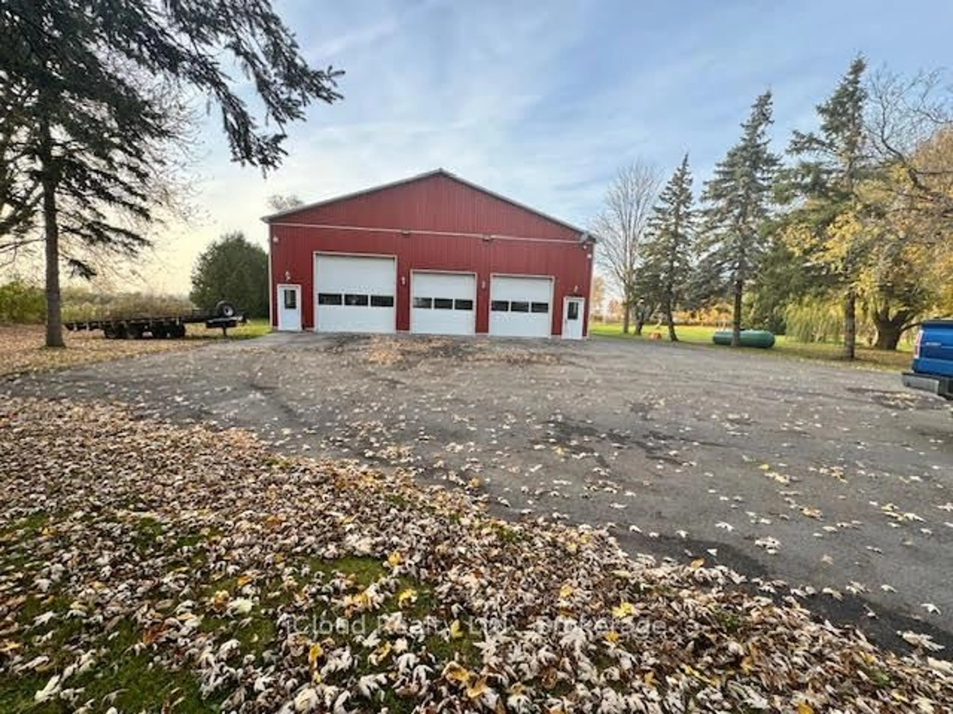 Indoor garage for 3736 Old School Rd, Caledon Ontario L0N 1K0