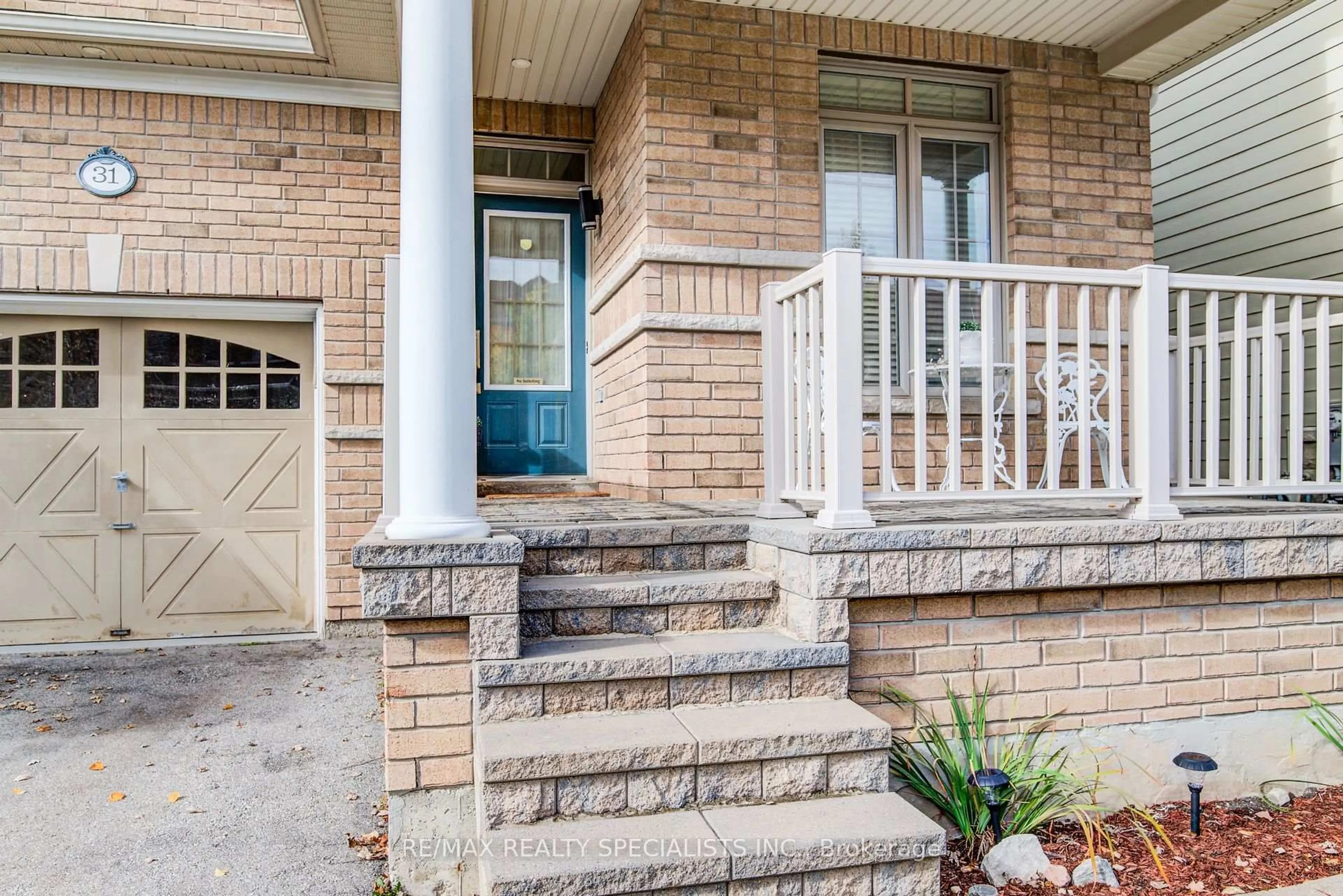 Unknown for 31 Aird Crt, Milton Ontario L9T 3Y1
