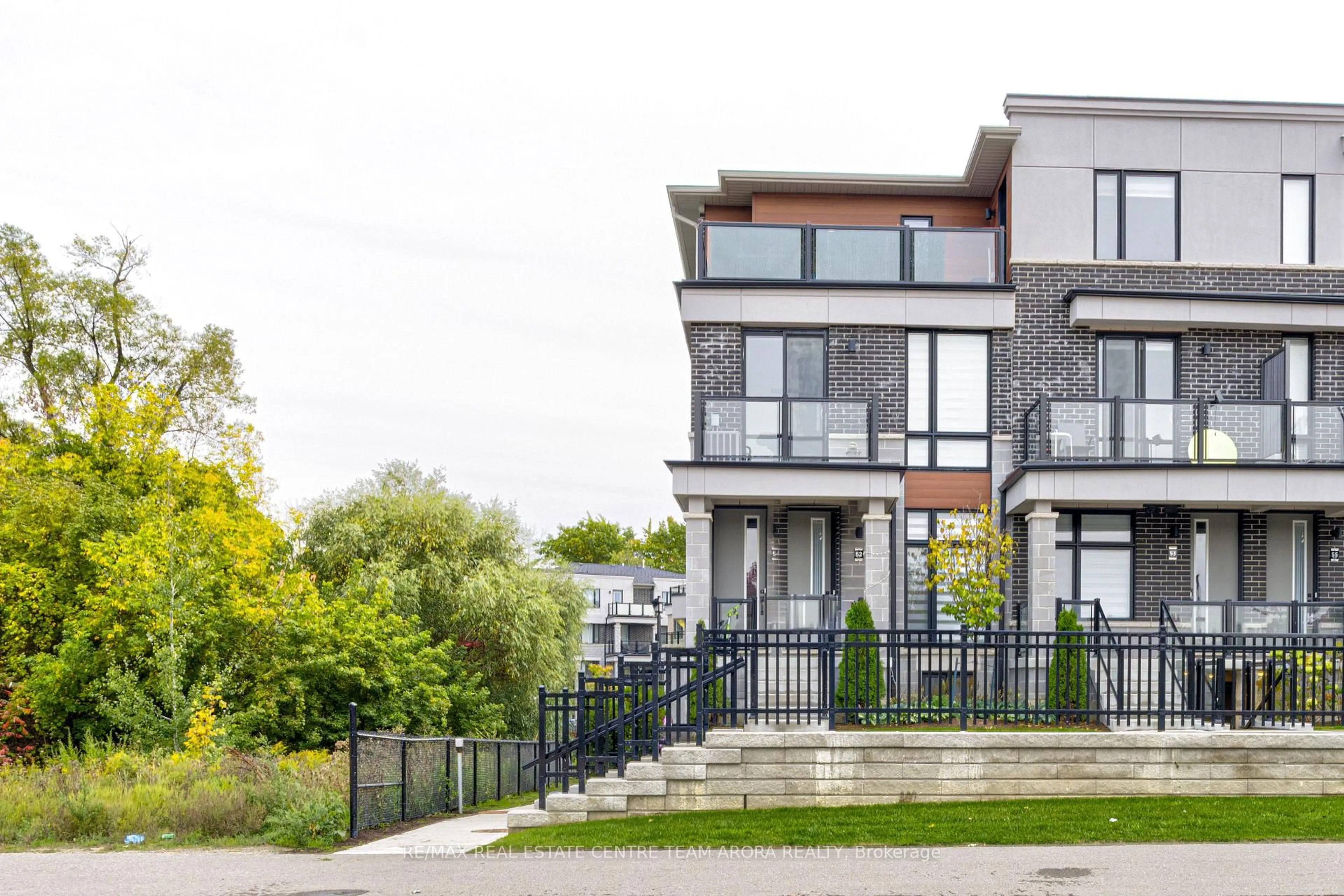 Home with brick exterior material, street for 70 Knotsberry Circ #54, Brampton Ontario L6Y 6G1