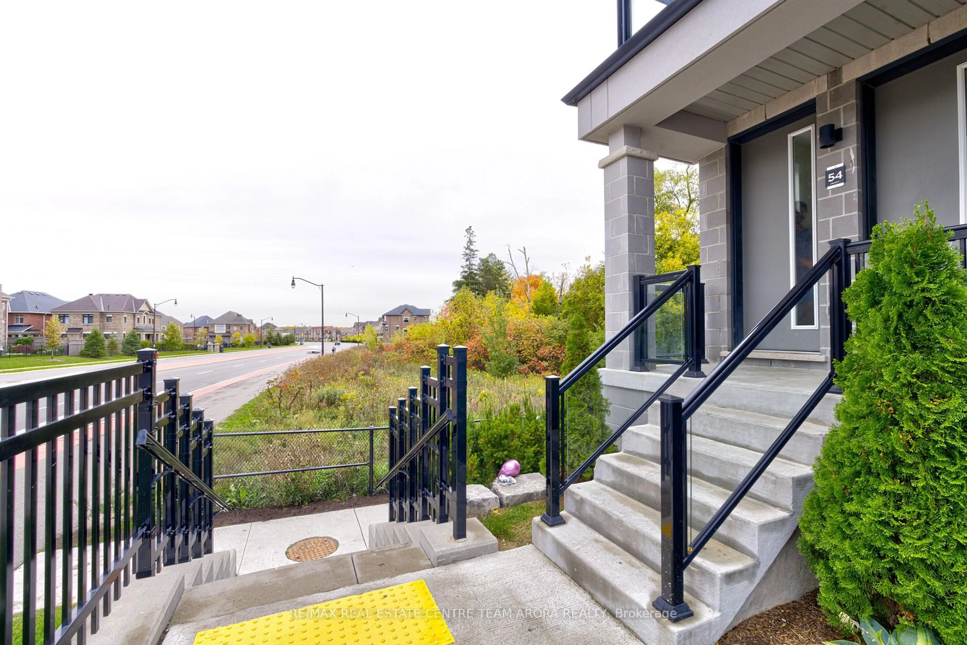 Patio, street for 70 Knotsberry Circ #54, Brampton Ontario L6Y 6G1