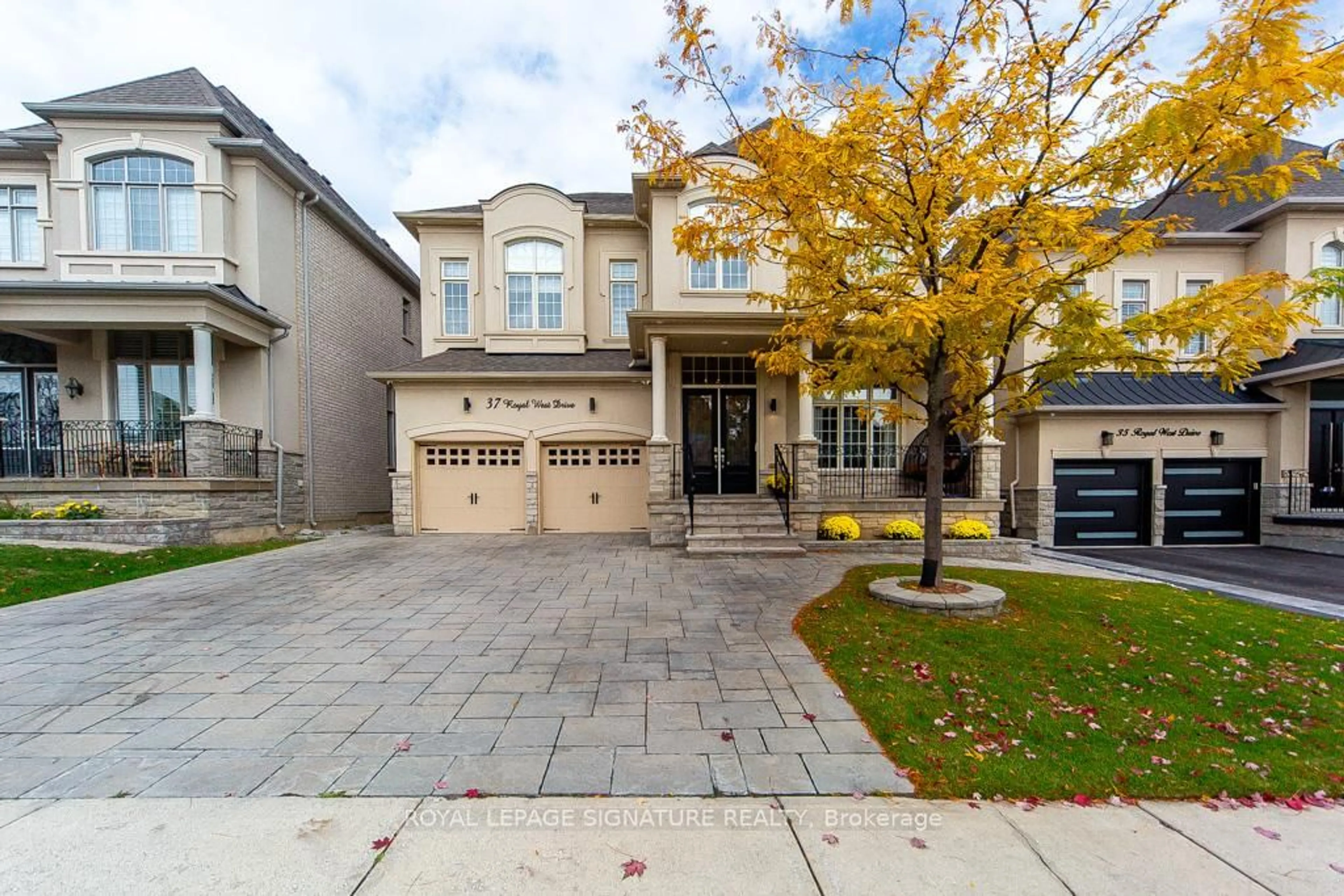 Home with brick exterior material, street for 37 Royal Dr, Brampton Ontario L6X 0Z8