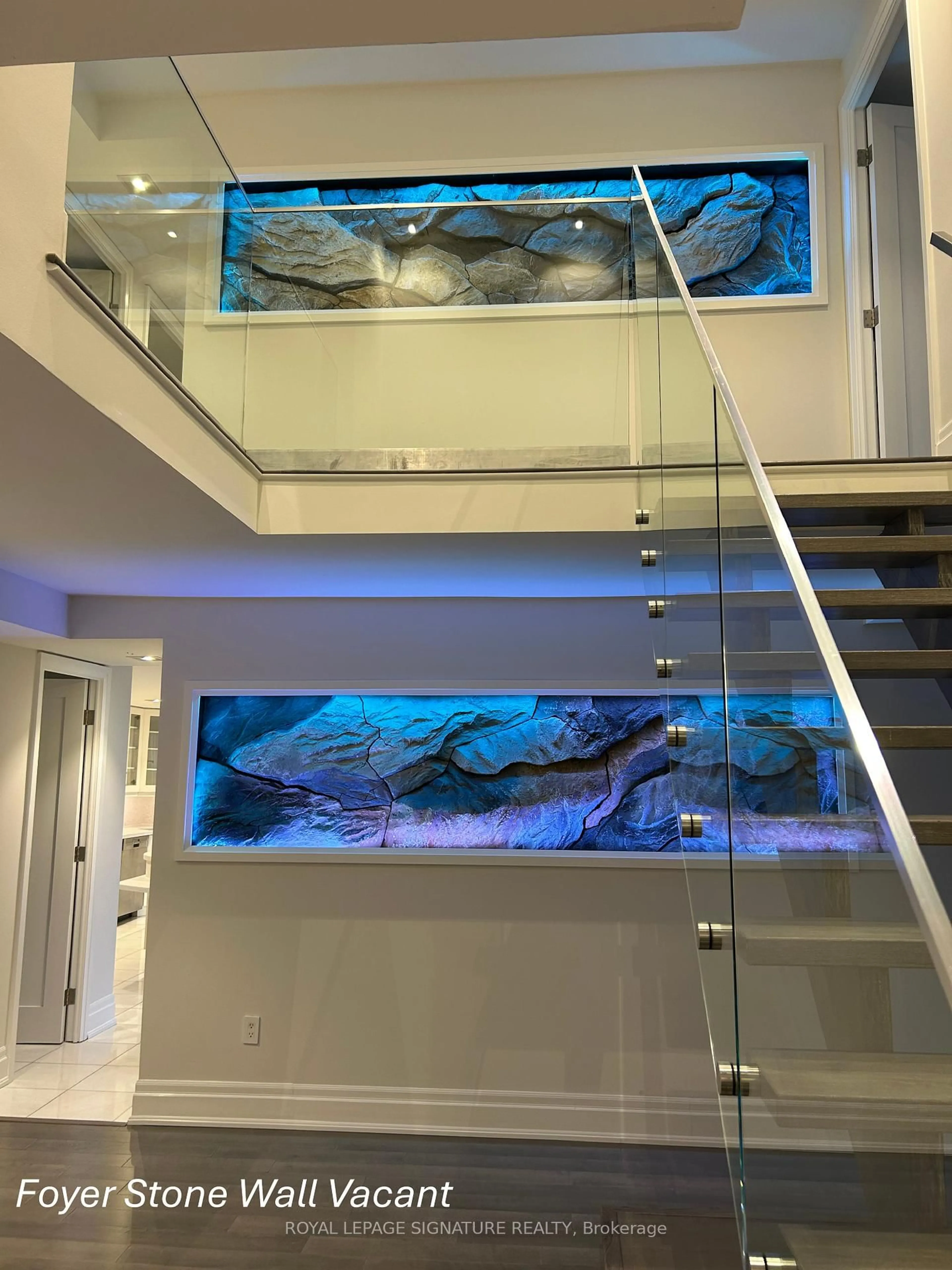 Indoor foyer for 2045 Lakeshore Blvd #2904, Toronto Ontario M8V 2Z6