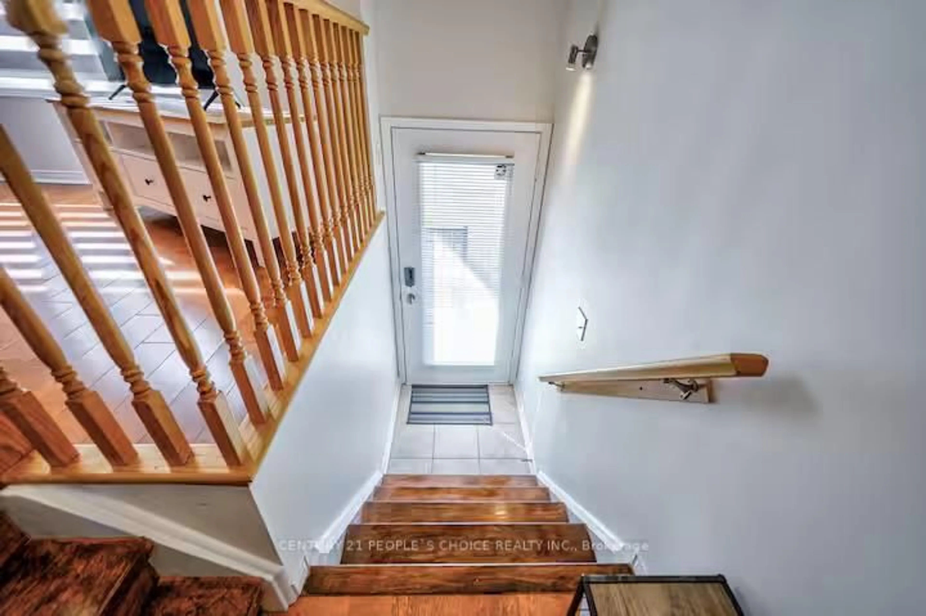 Stairs for 3050 Erin Centre Blvd #101, Mississauga Ontario L5M 0P5