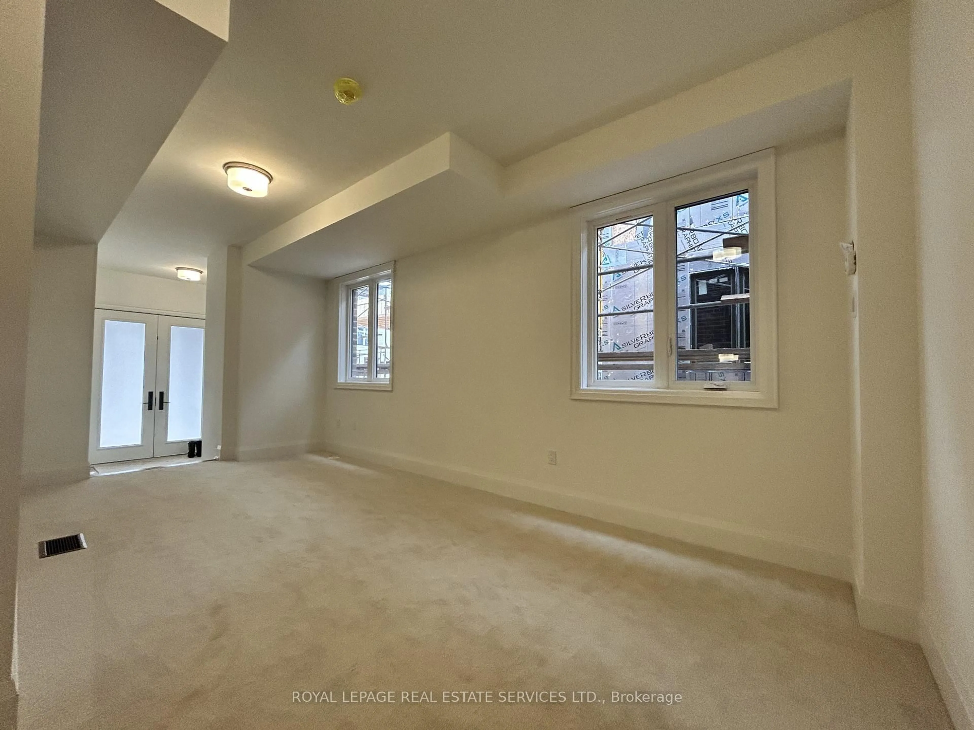 A pic of a room for 3303 Taha Gdns, Oakville Ontario L6M 5R9