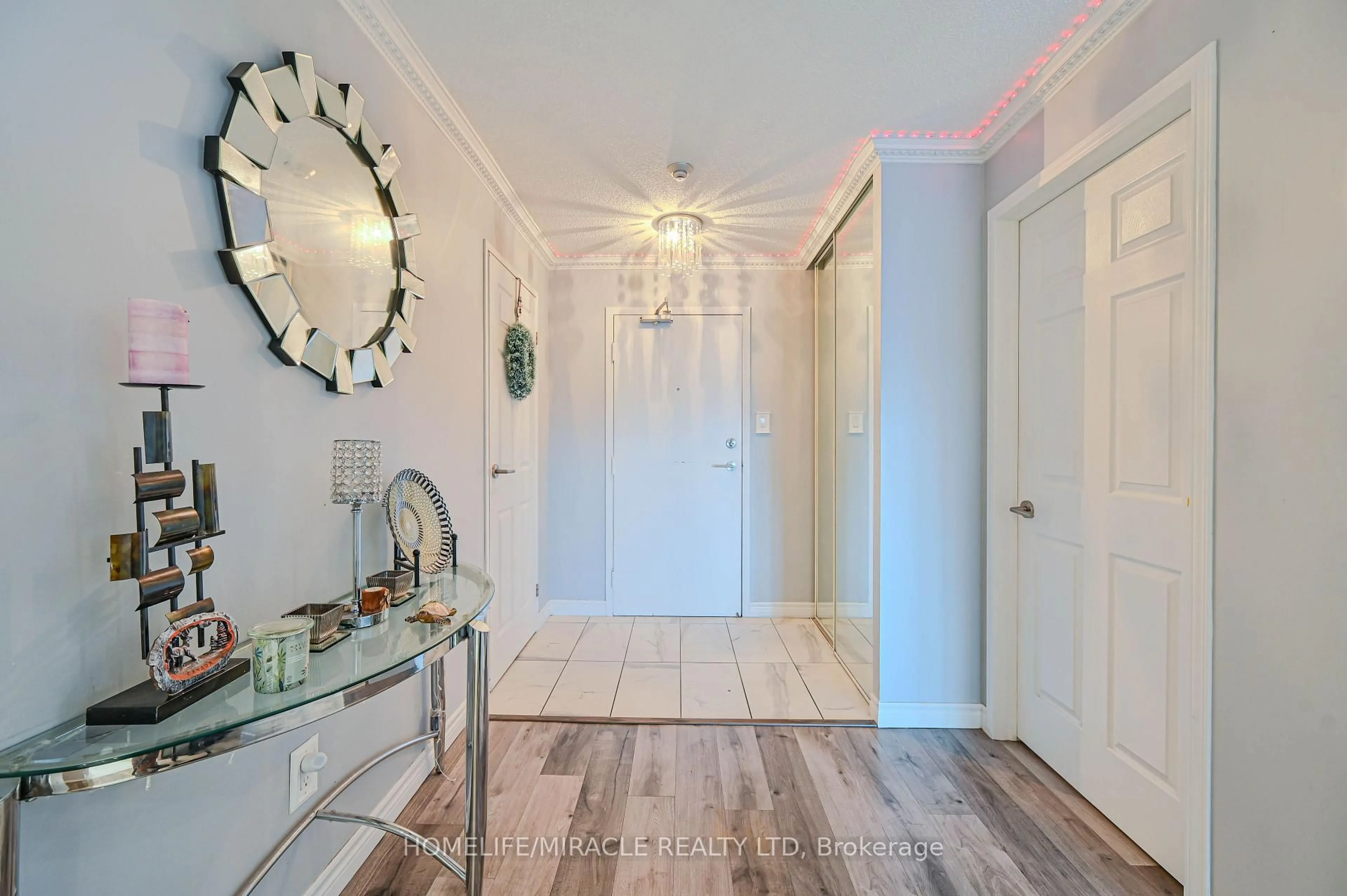 Indoor entryway for 5 Rowntree Rd #511, Toronto Ontario M9V 5G9