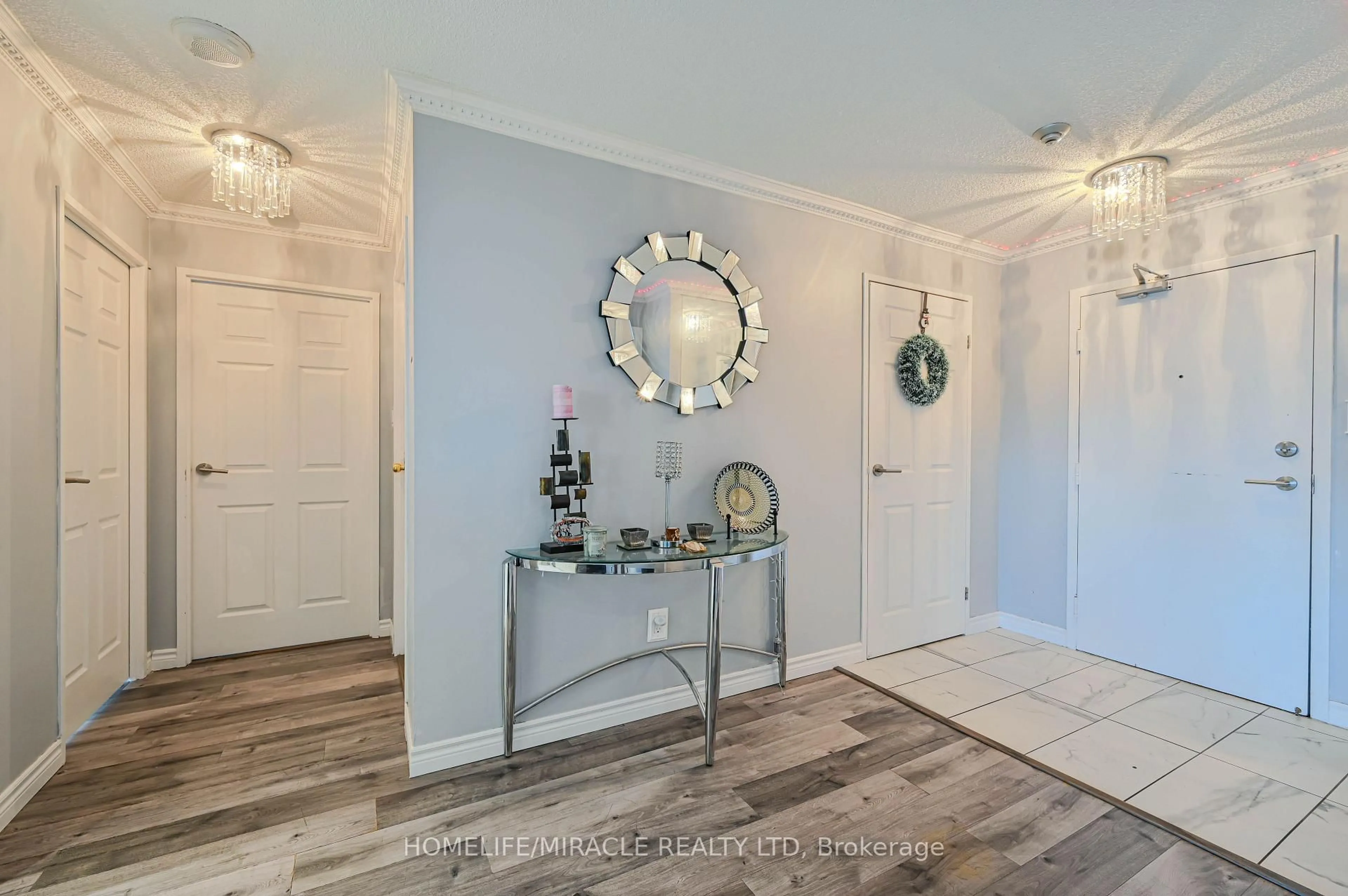 Indoor entryway for 5 Rowntree Rd #511, Toronto Ontario M9V 5G9