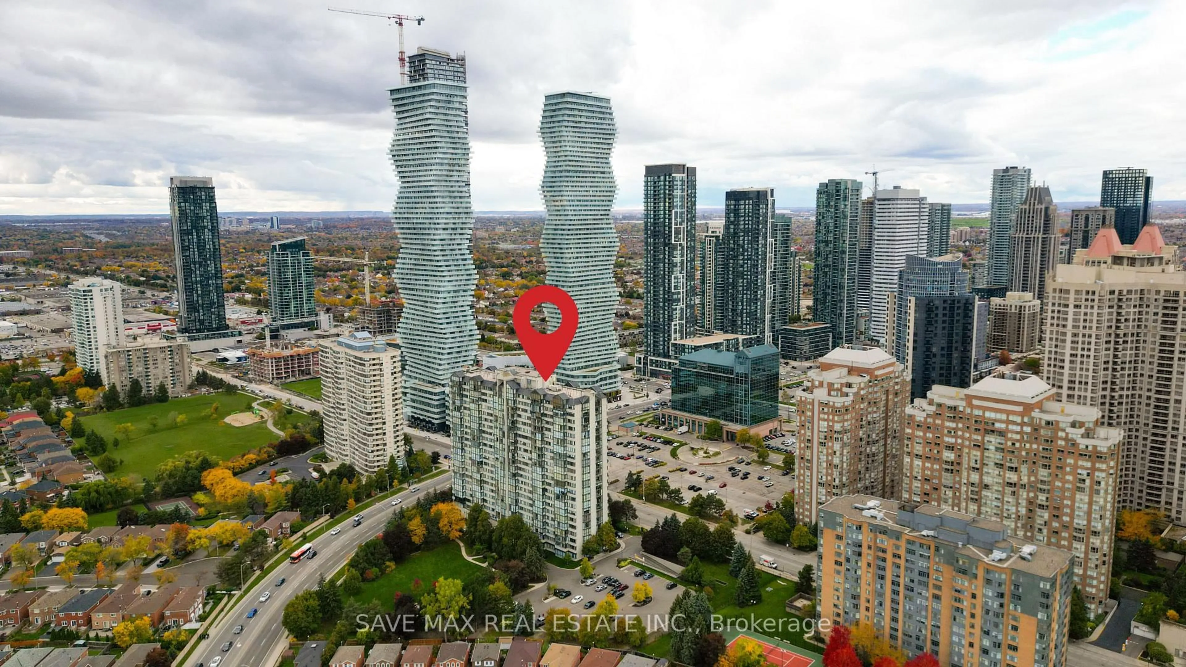 A pic from outside/outdoor area/front of a property/back of a property/a pic from drone, city buildings view from balcony for 350 Webb Dr #2207, Mississauga Ontario L5B 3W4