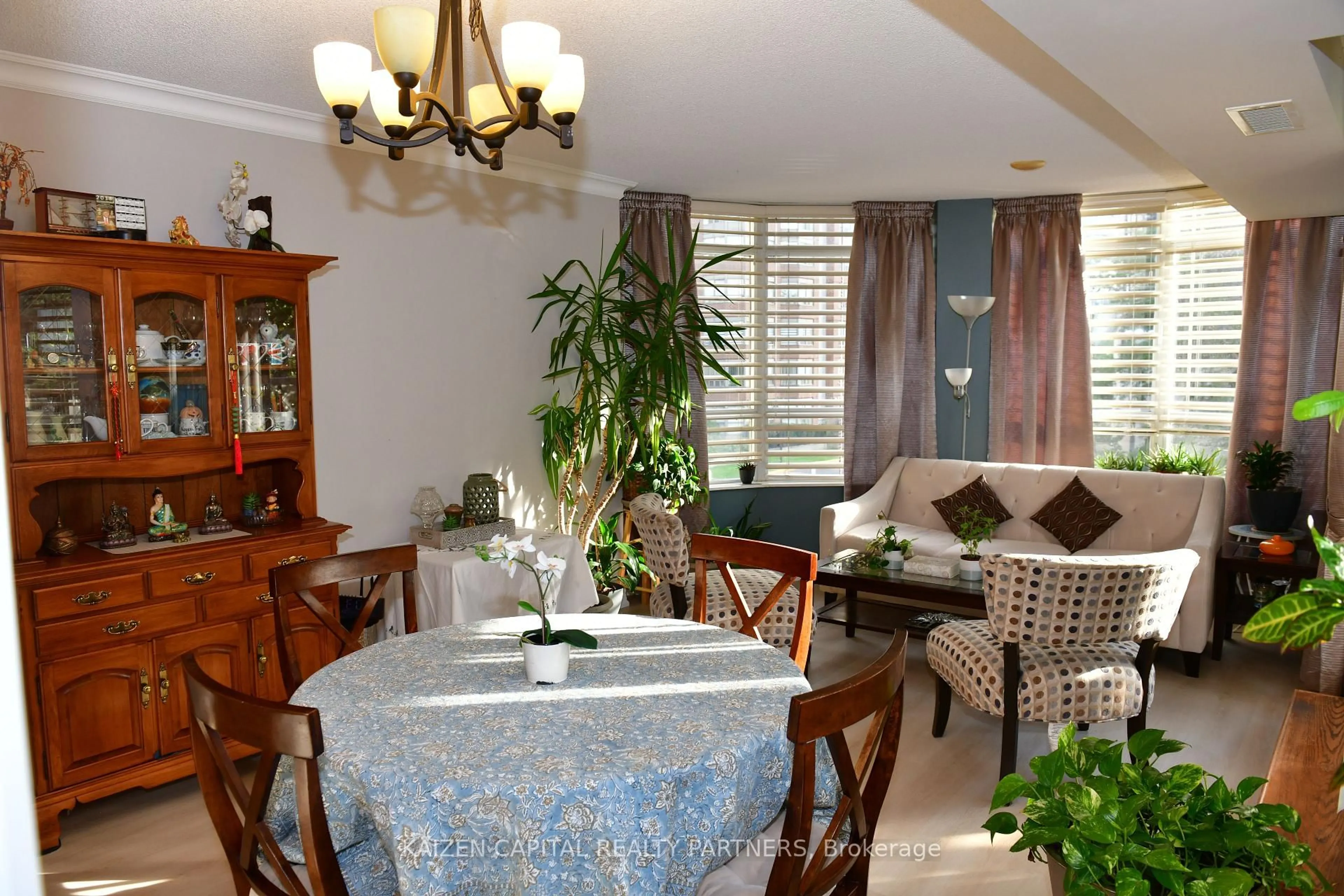 Dining room, unknown for 310 Burnhamthorpe Rd #213, Mississauga Ontario L5B 4P9