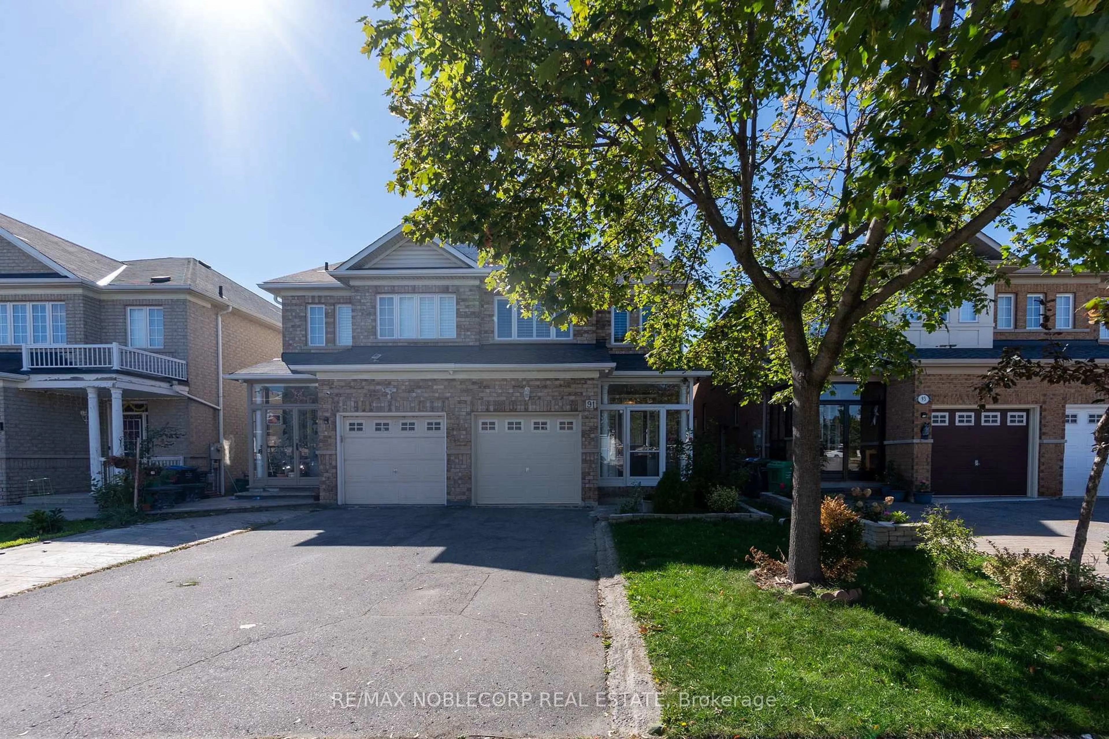 Unknown for 91 Eastview Gate, Brampton Ontario L6P 2G7