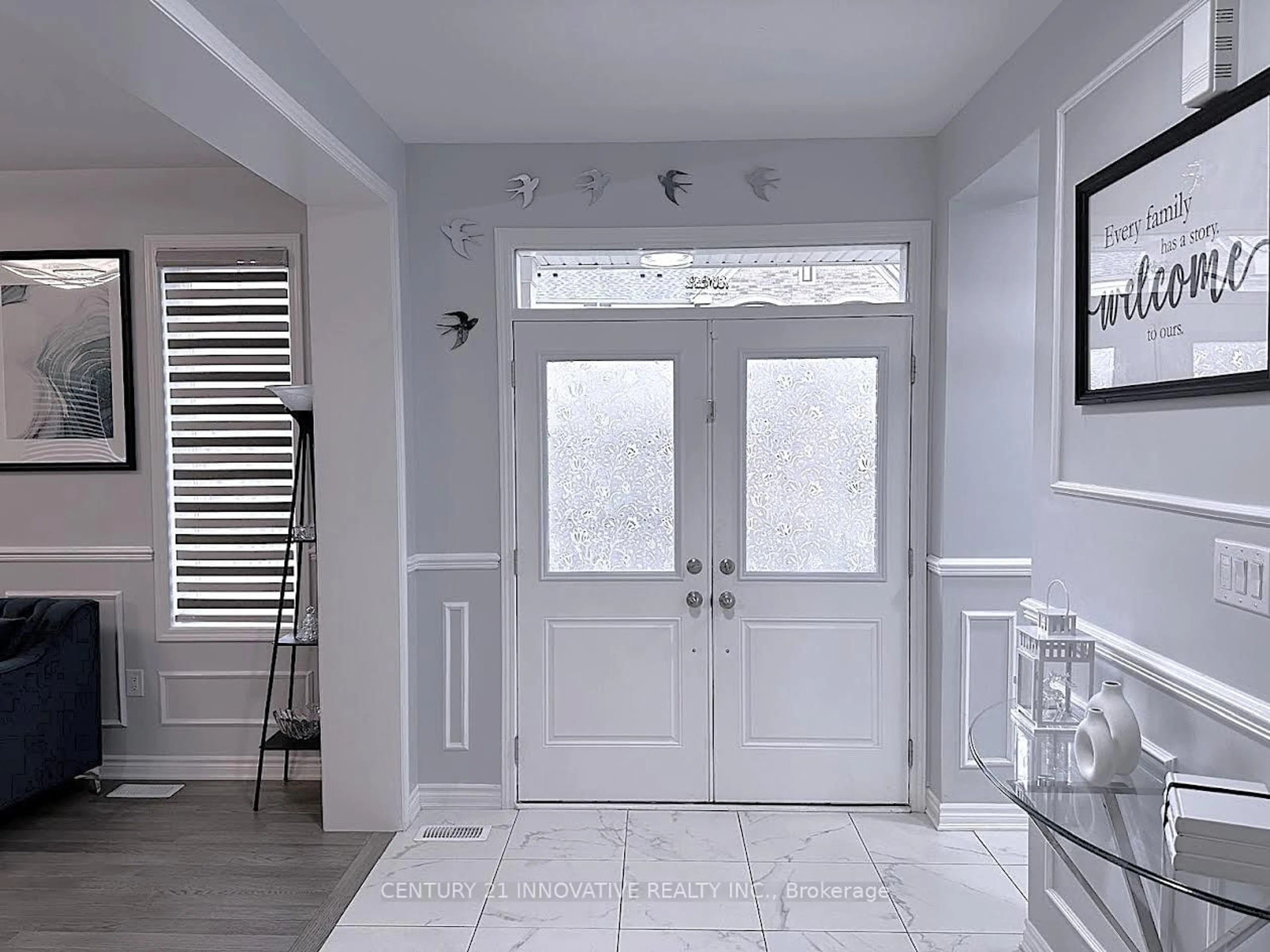 Indoor entryway for 568 Boyd Lane, Milton Ontario L9E 1W6