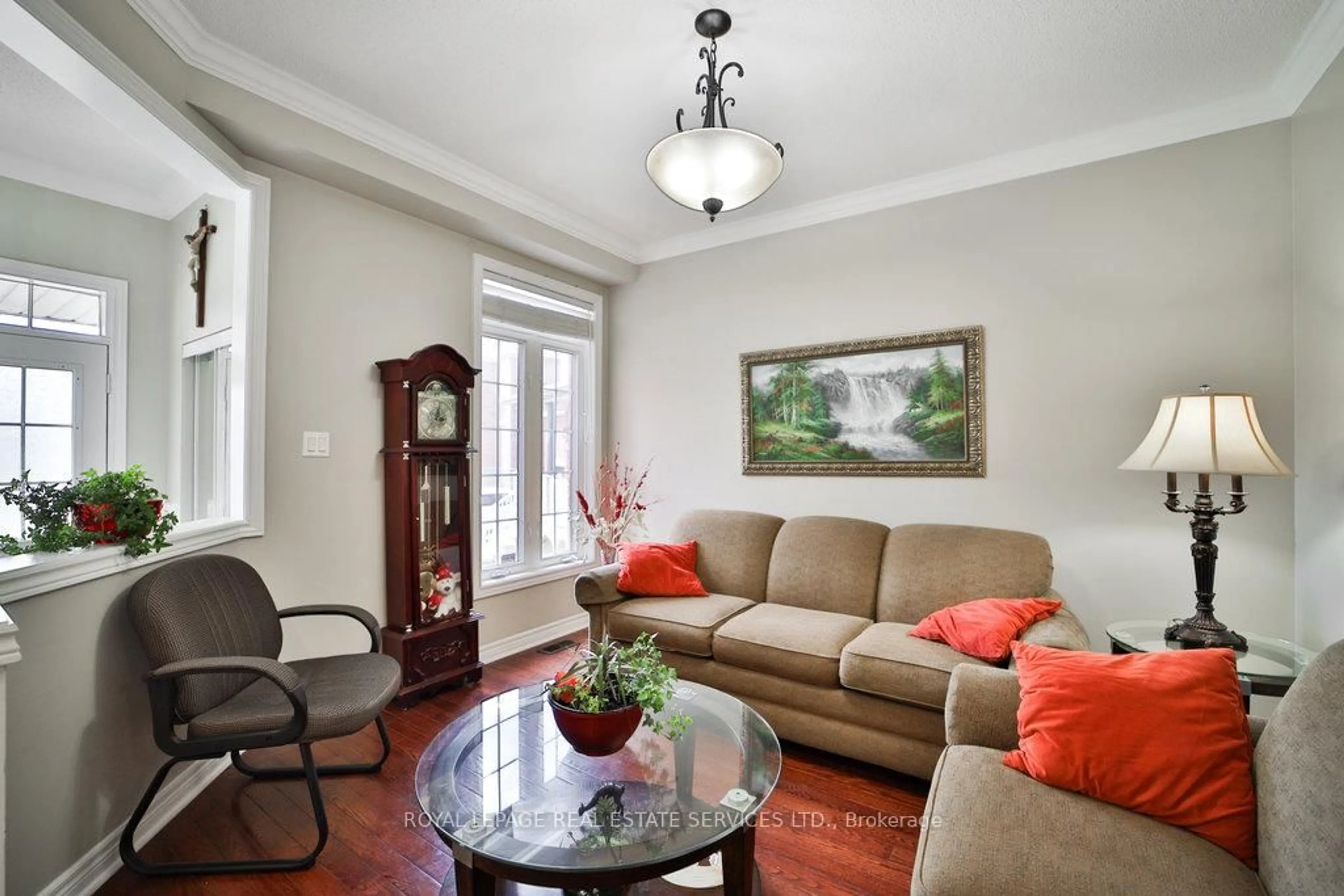 Living room with furniture, unknown for 44 Game Creek Cres, Brampton Ontario L7A 0K3