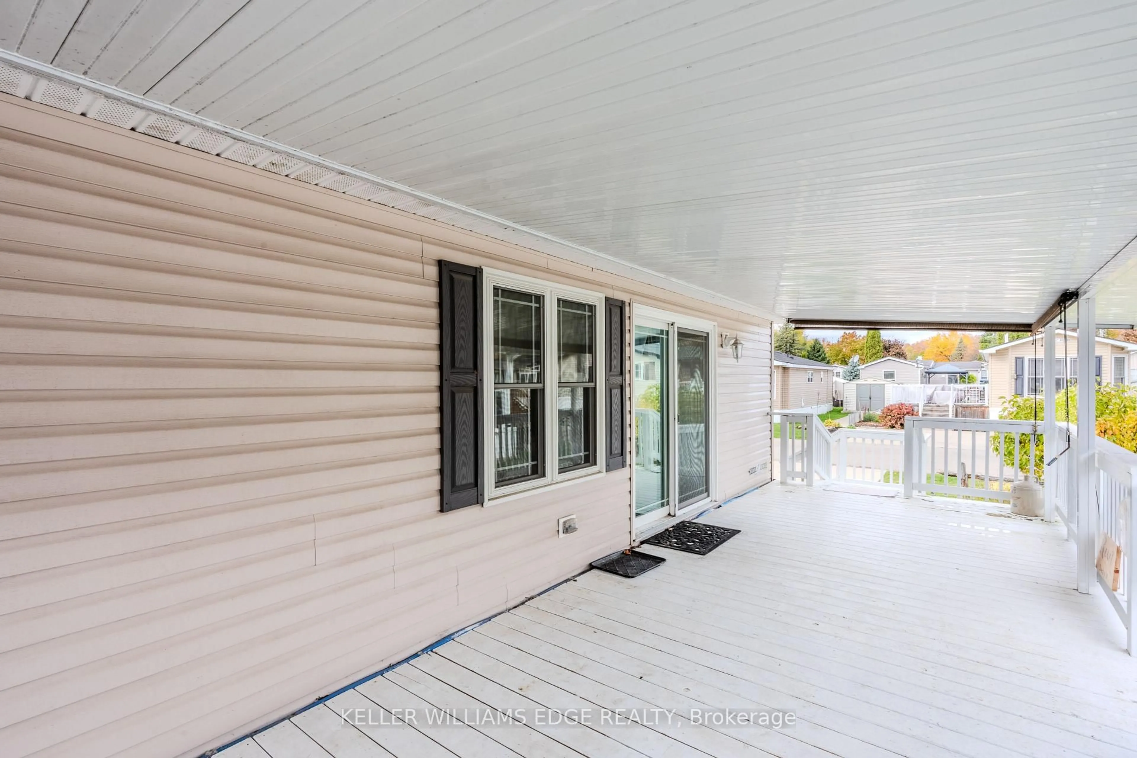 Home with vinyl exterior material, unknown for 4449 Milburough Line #4 Tamarack, Burlington Ontario L7P 0C5