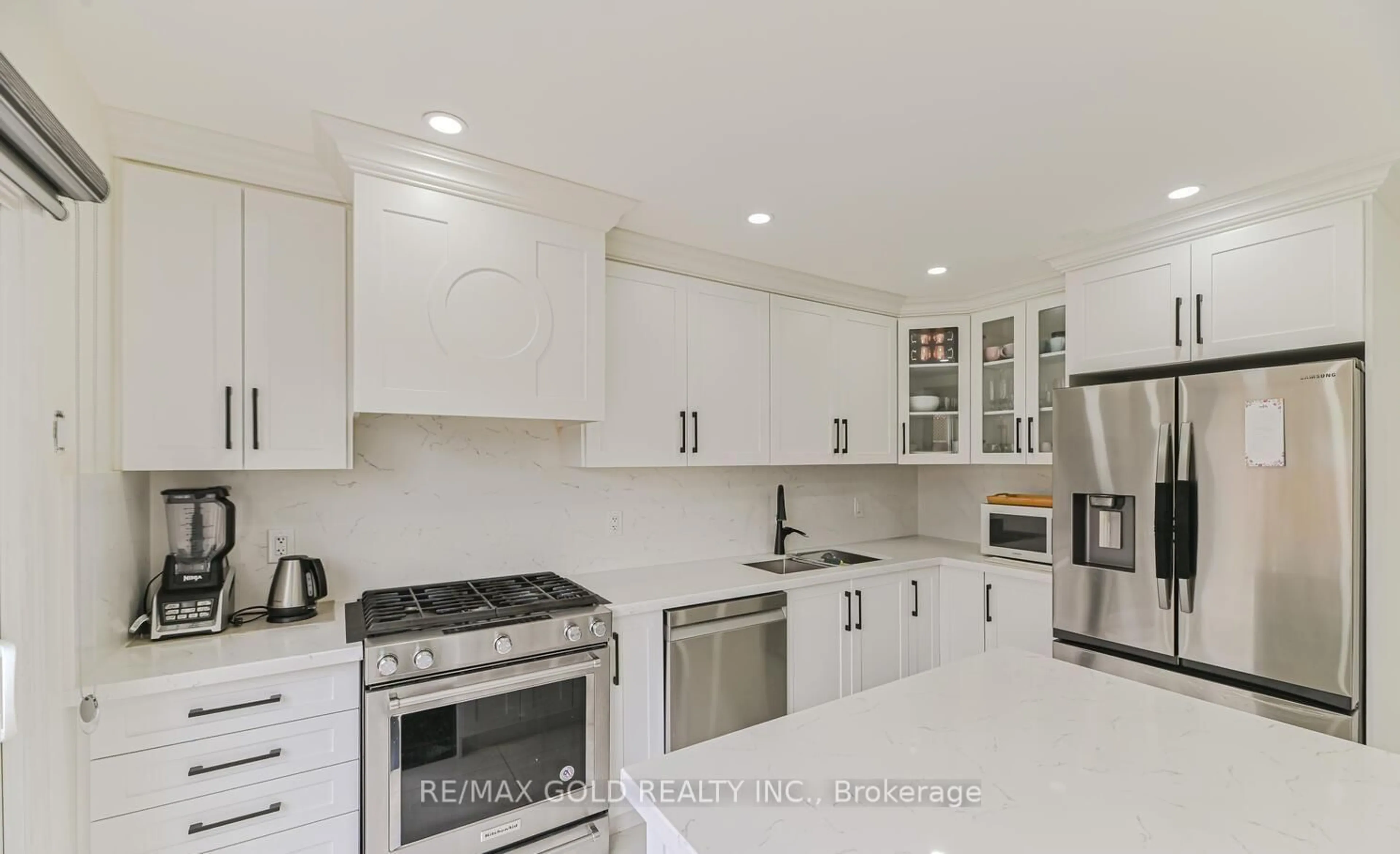Unknown for 81 Drake Blvd, Brampton Ontario L6T 3L2