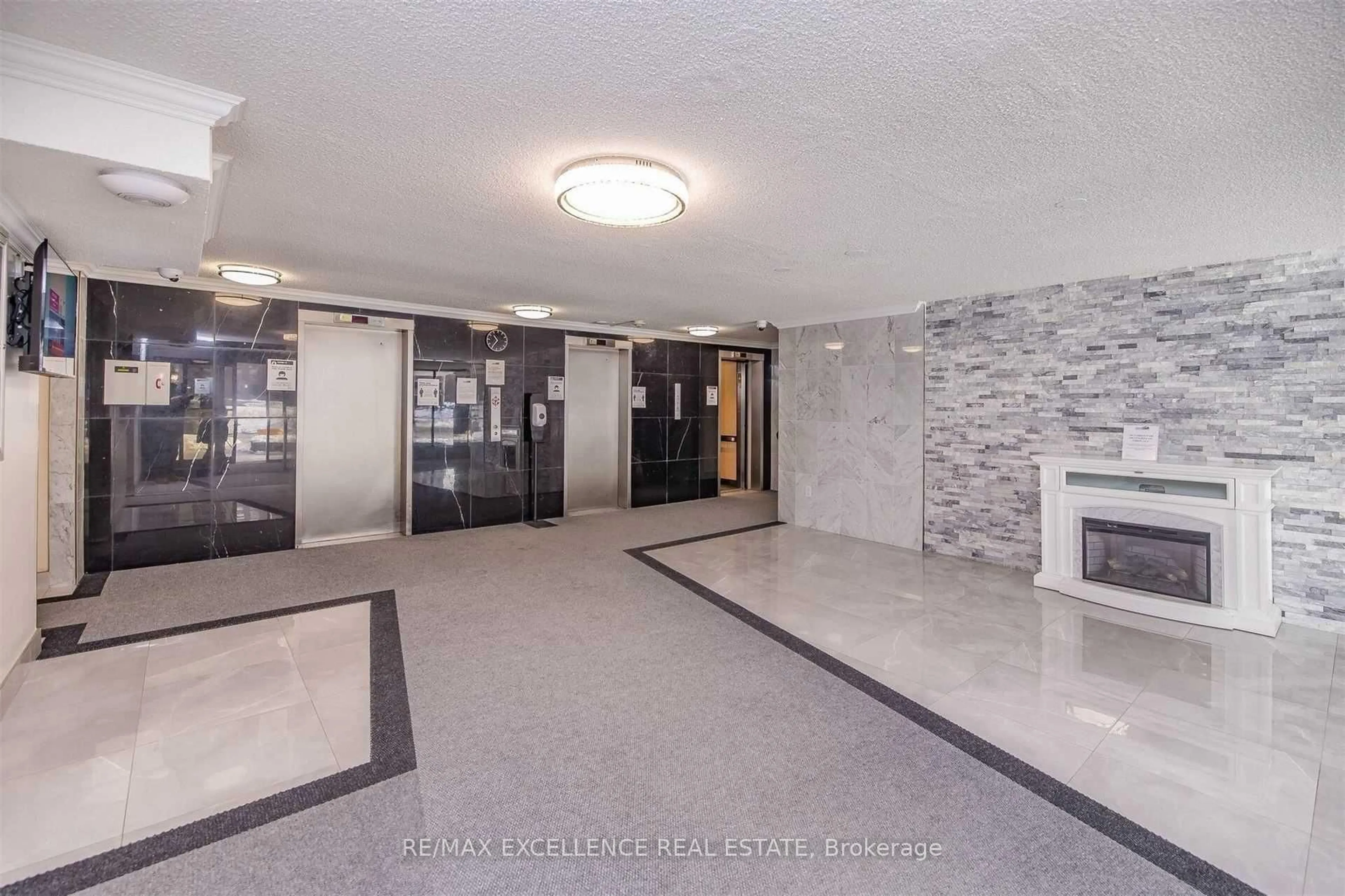 Lobby for 4 Kings Cross Rd #1106, Brampton Ontario L6T 3X8