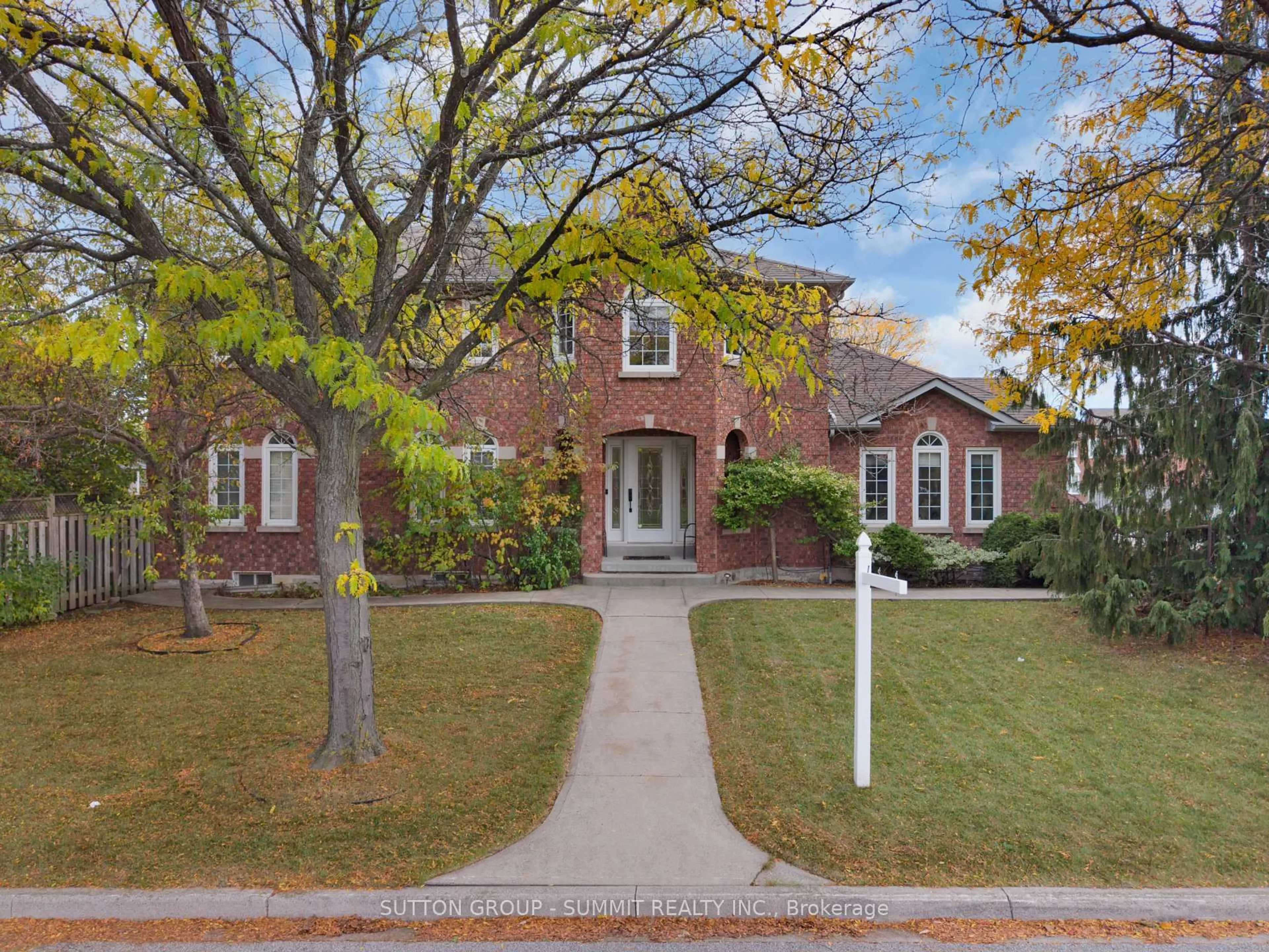 Home with brick exterior material, street for 3353 Loyalist Dr, Mississauga Ontario L5L 5T9