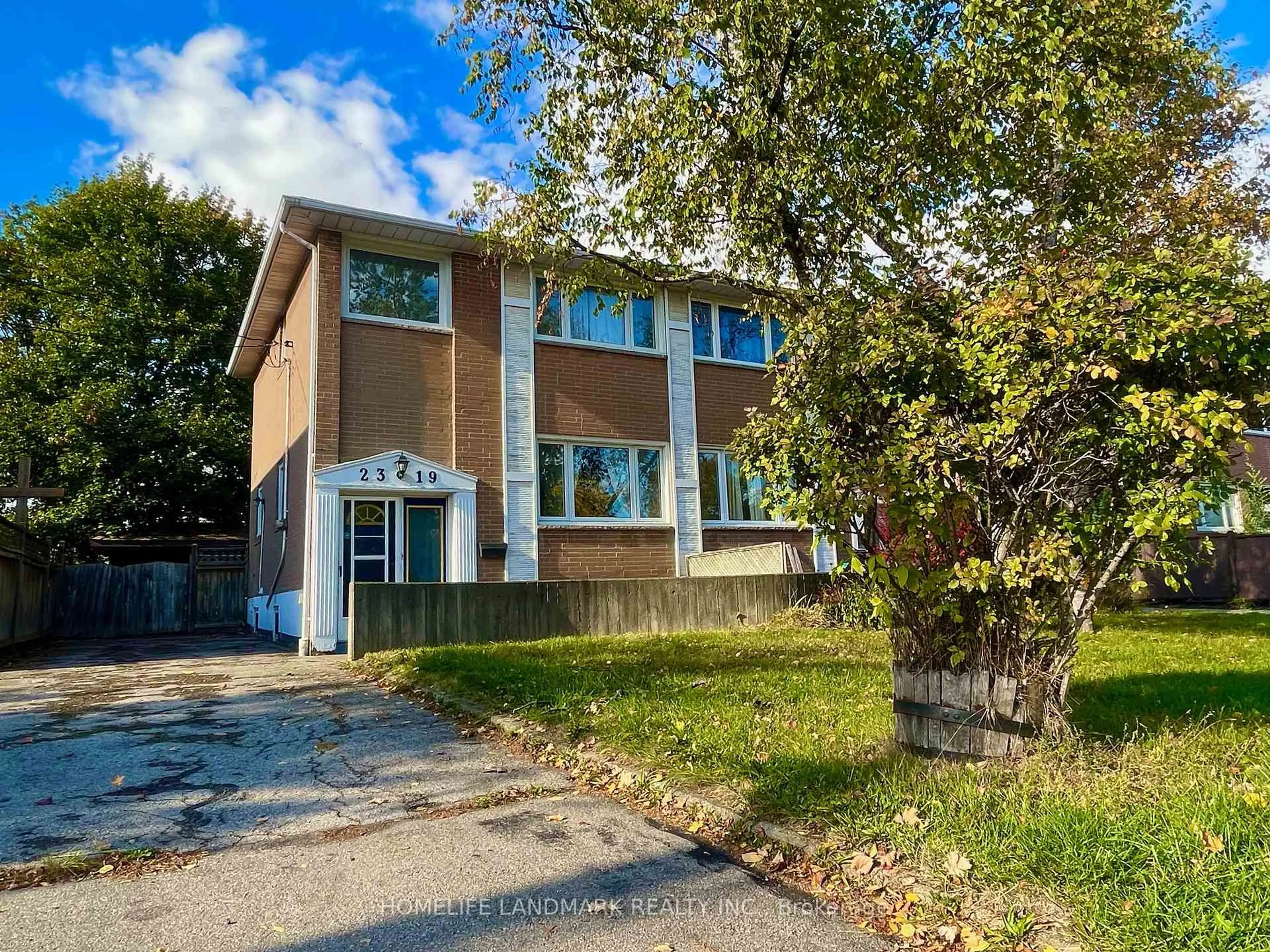 Home with brick exterior material, street for 2319 Barclay Rd, Burlington Ontario L7R 2B7
