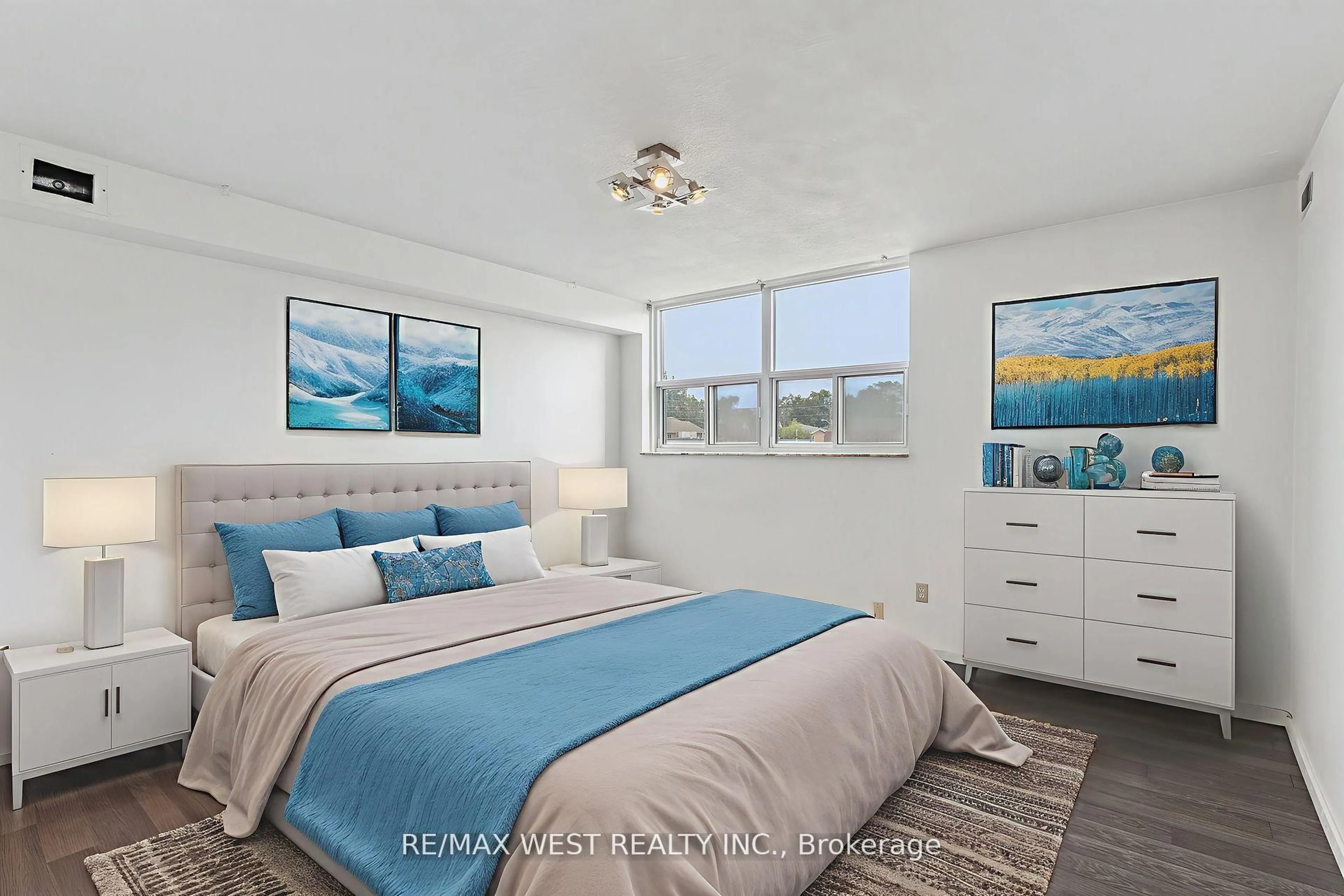 Bedroom with bed, unknown for 2130 Weston Rd #404, Toronto Ontario M9N 3R9