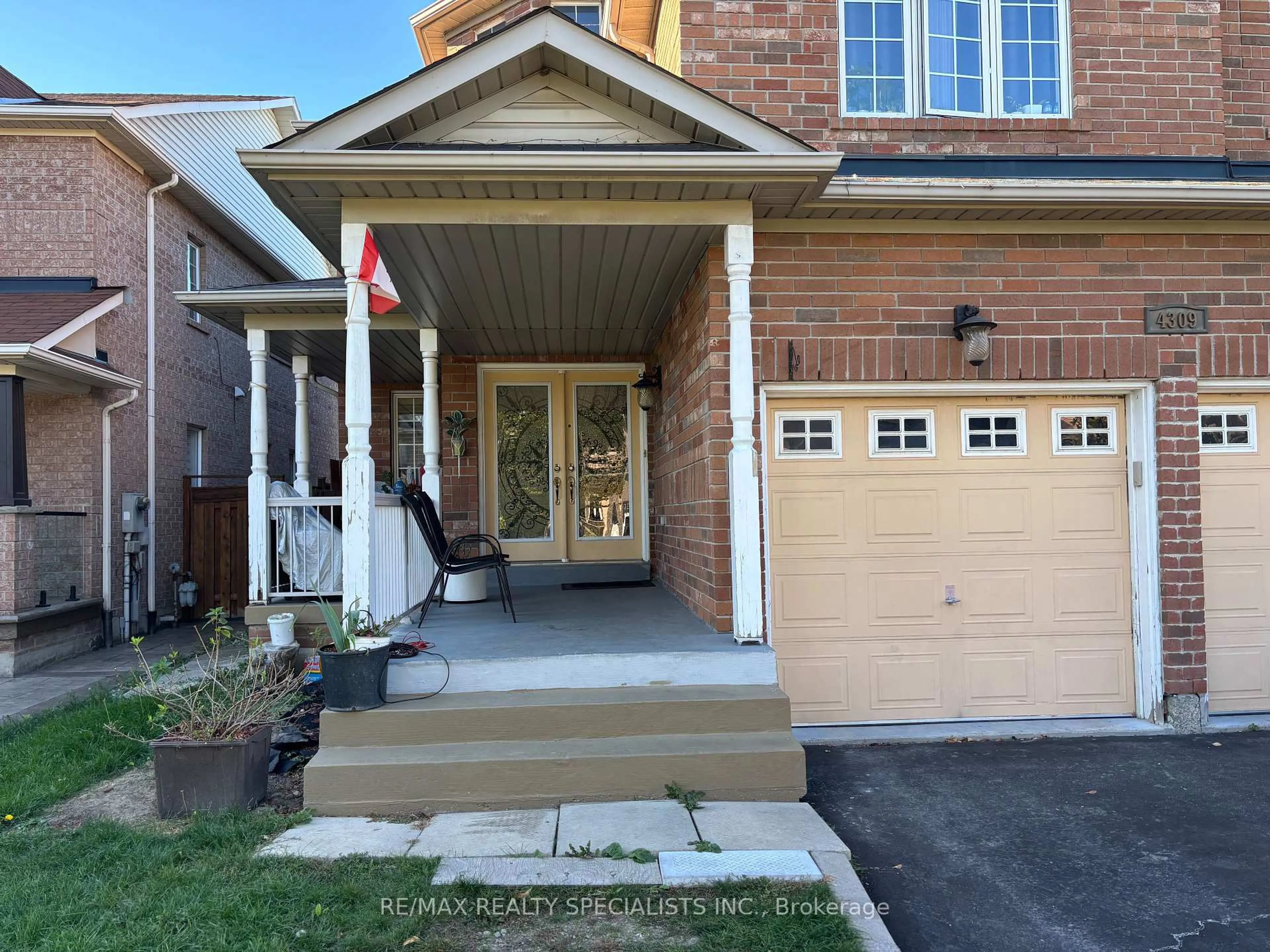 Home with brick exterior material, street for 4309 Goldenrod Cres, Mississauga Ontario L5V 3C3