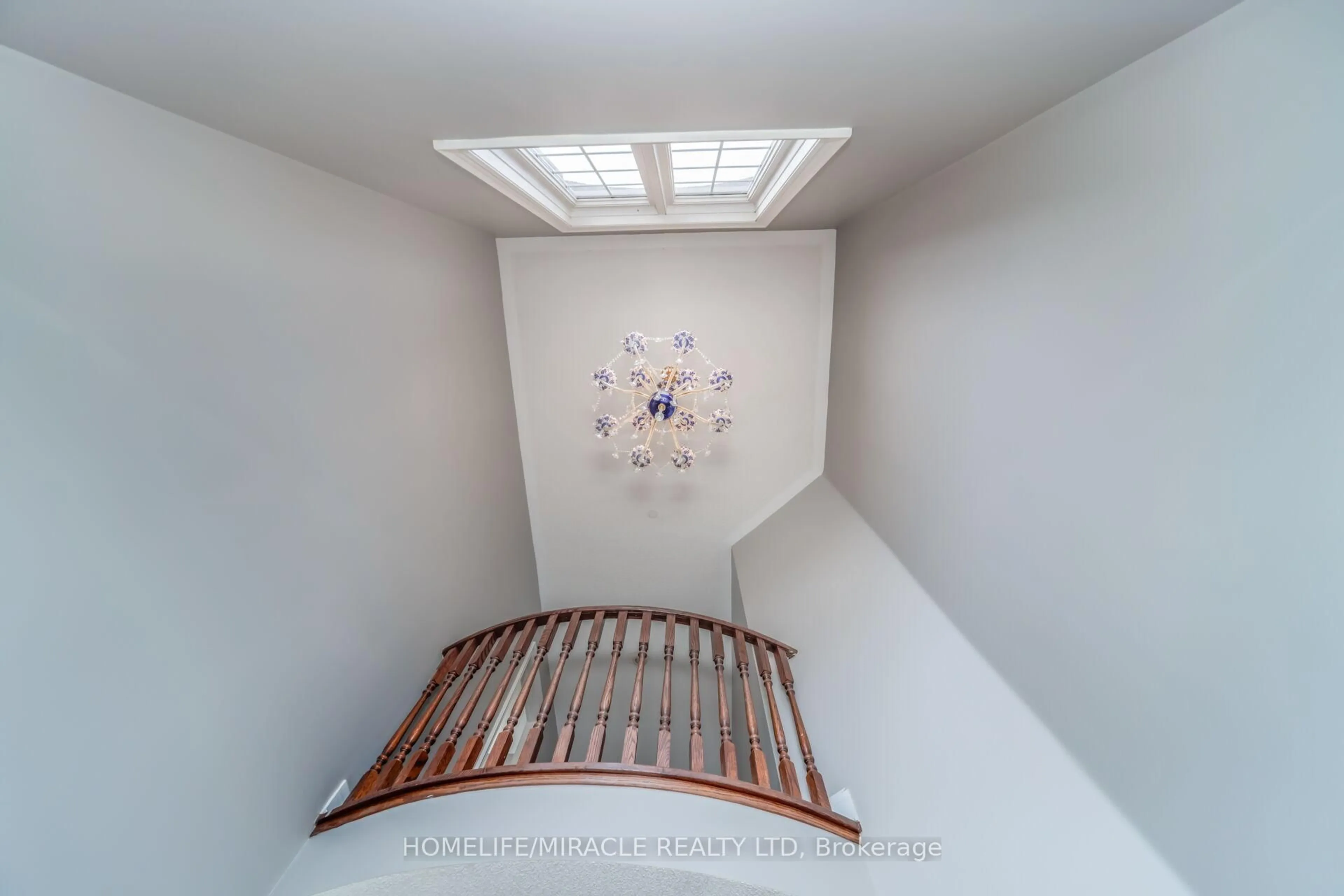 A pic of a room for 32 Xavier Crt, Brampton Ontario L6Y 5S1