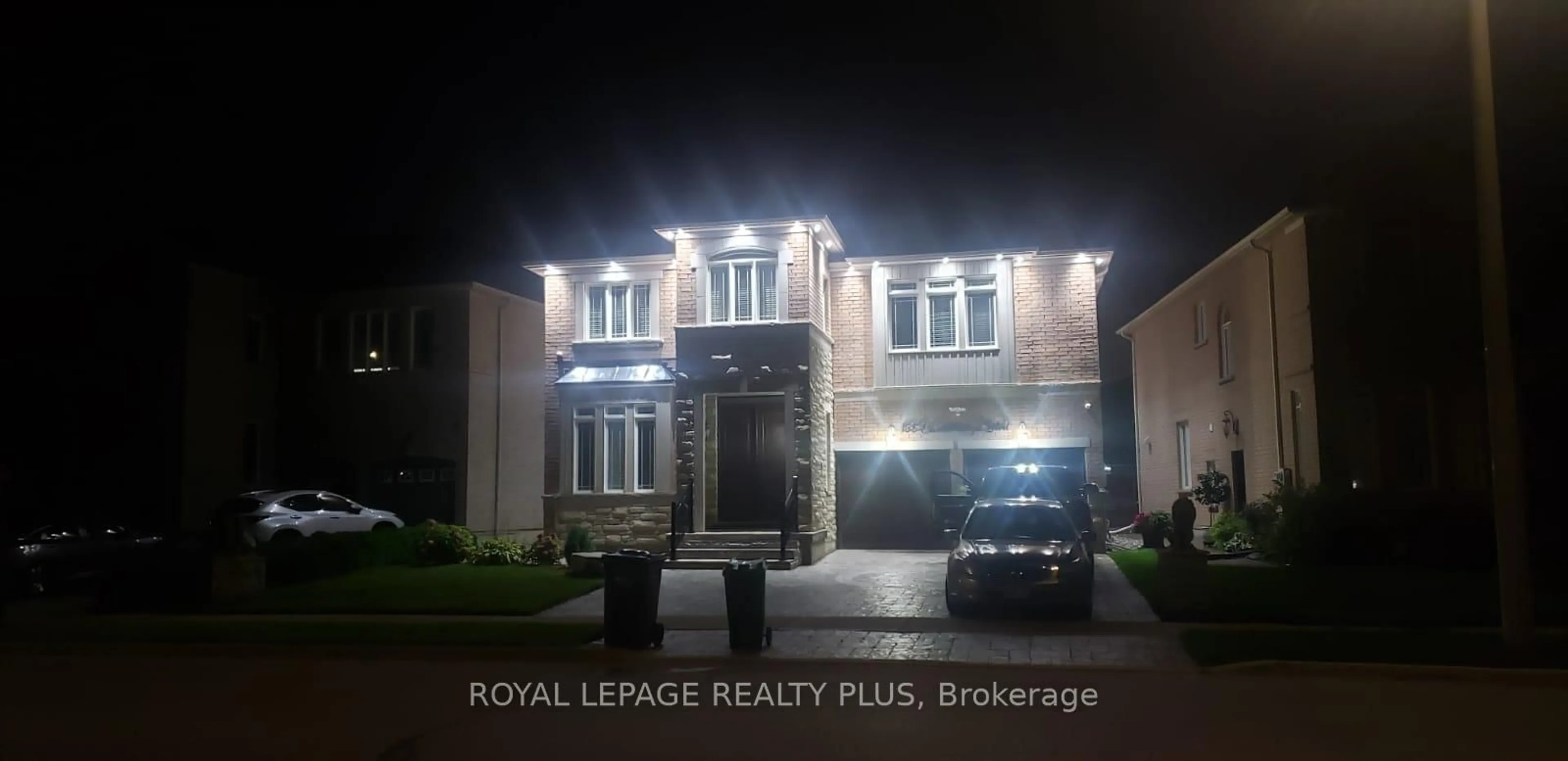 Blurry image for 135 Earlsbridge Blvd, Brampton Ontario L7A 3T7
