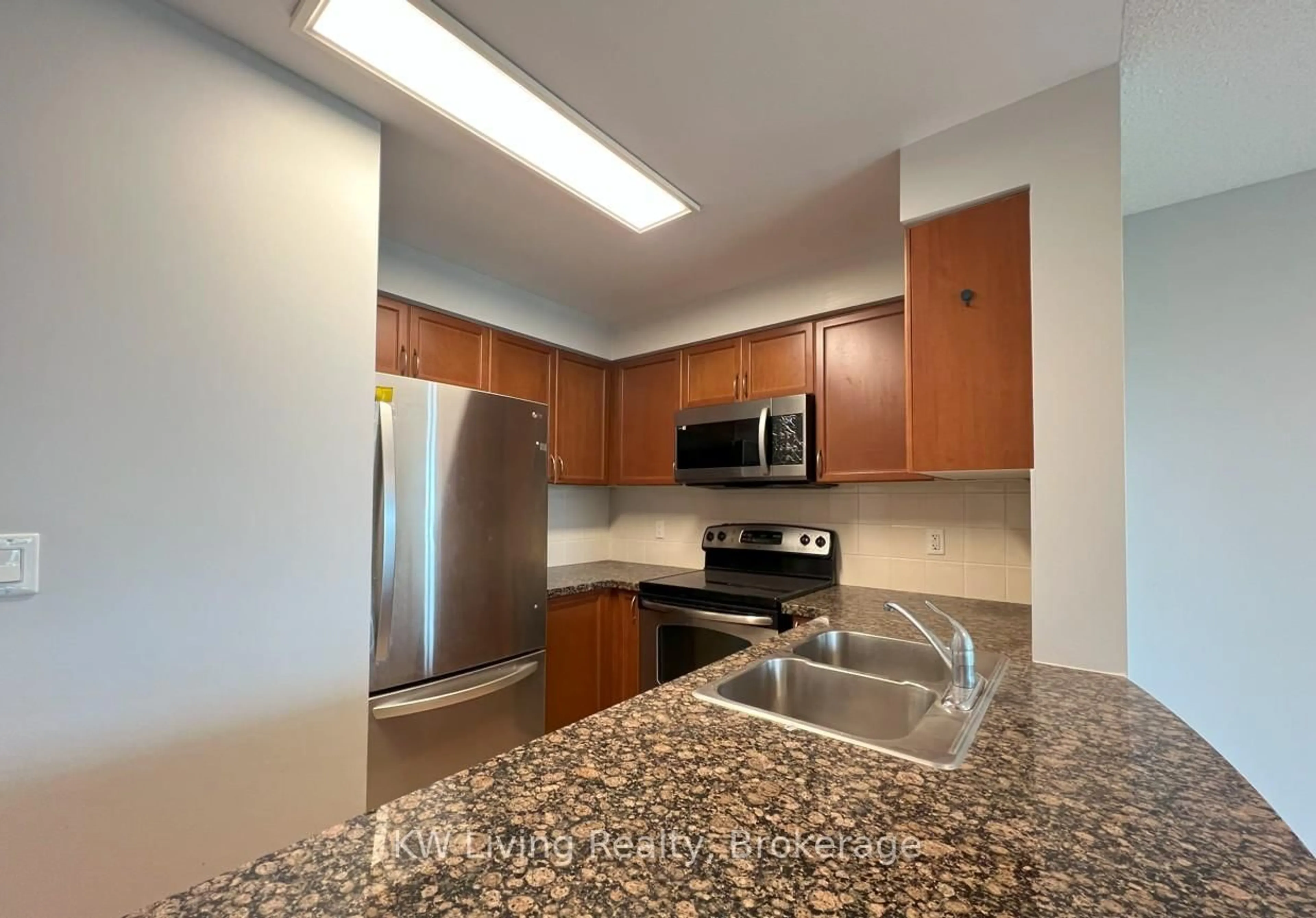 Standard kitchen, unknown for 4900 Glen Erin Dr #1505, Mississauga Ontario L5M 7S2