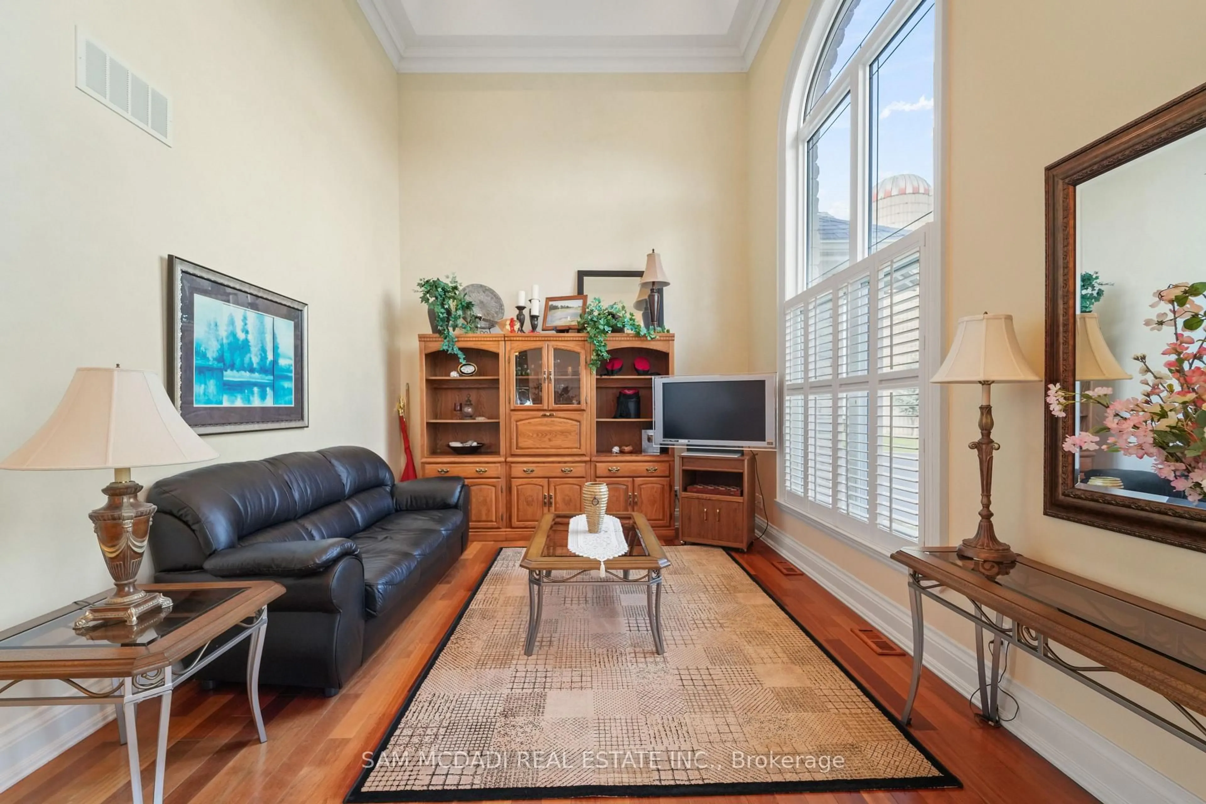 Living room with furniture, unknown for 5431 Appleby Line, Burlington Ontario L7M 0P3