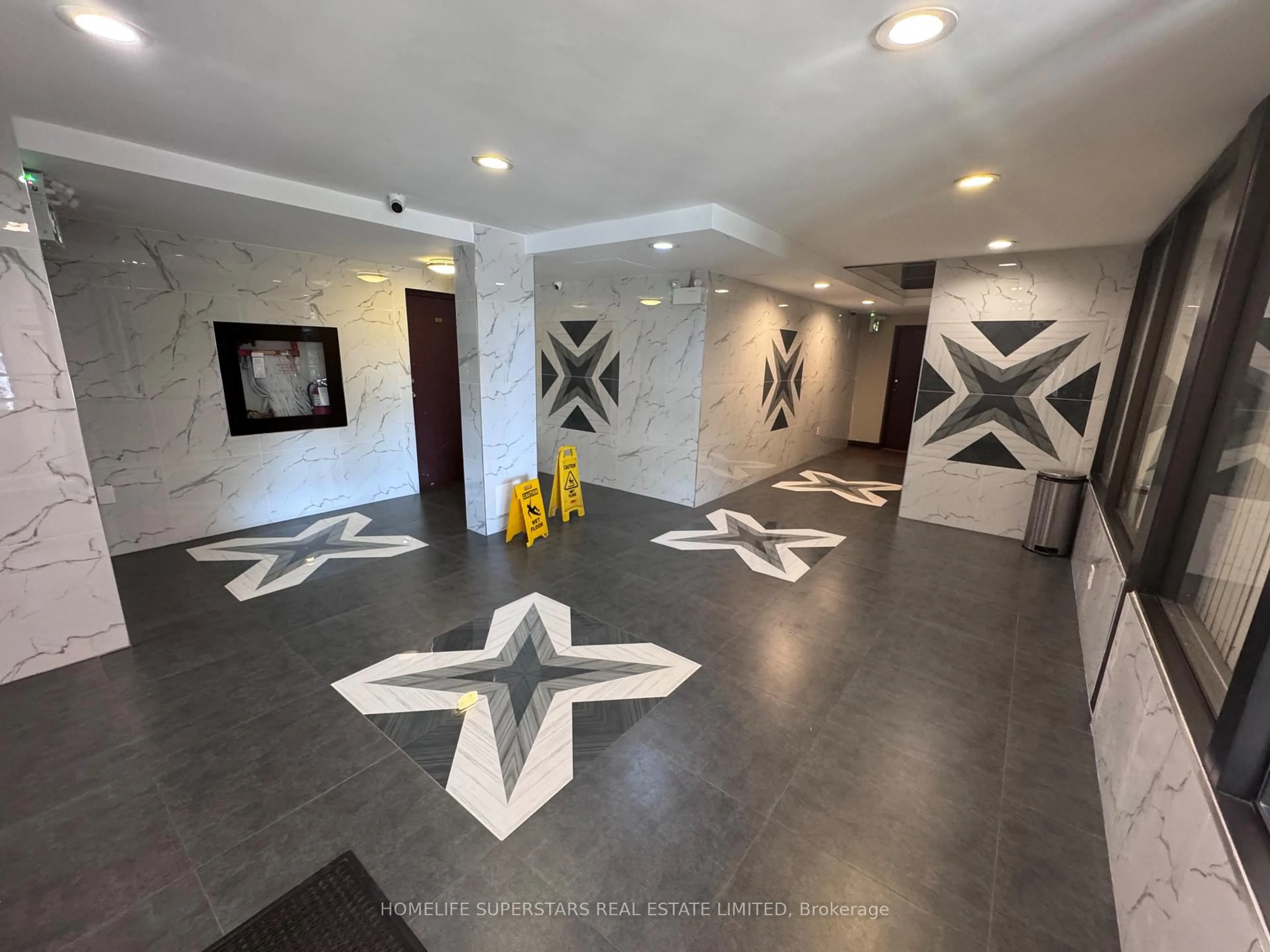 Indoor foyer for 1445 Wilson Ave #202, Toronto Ontario M3M 1J5