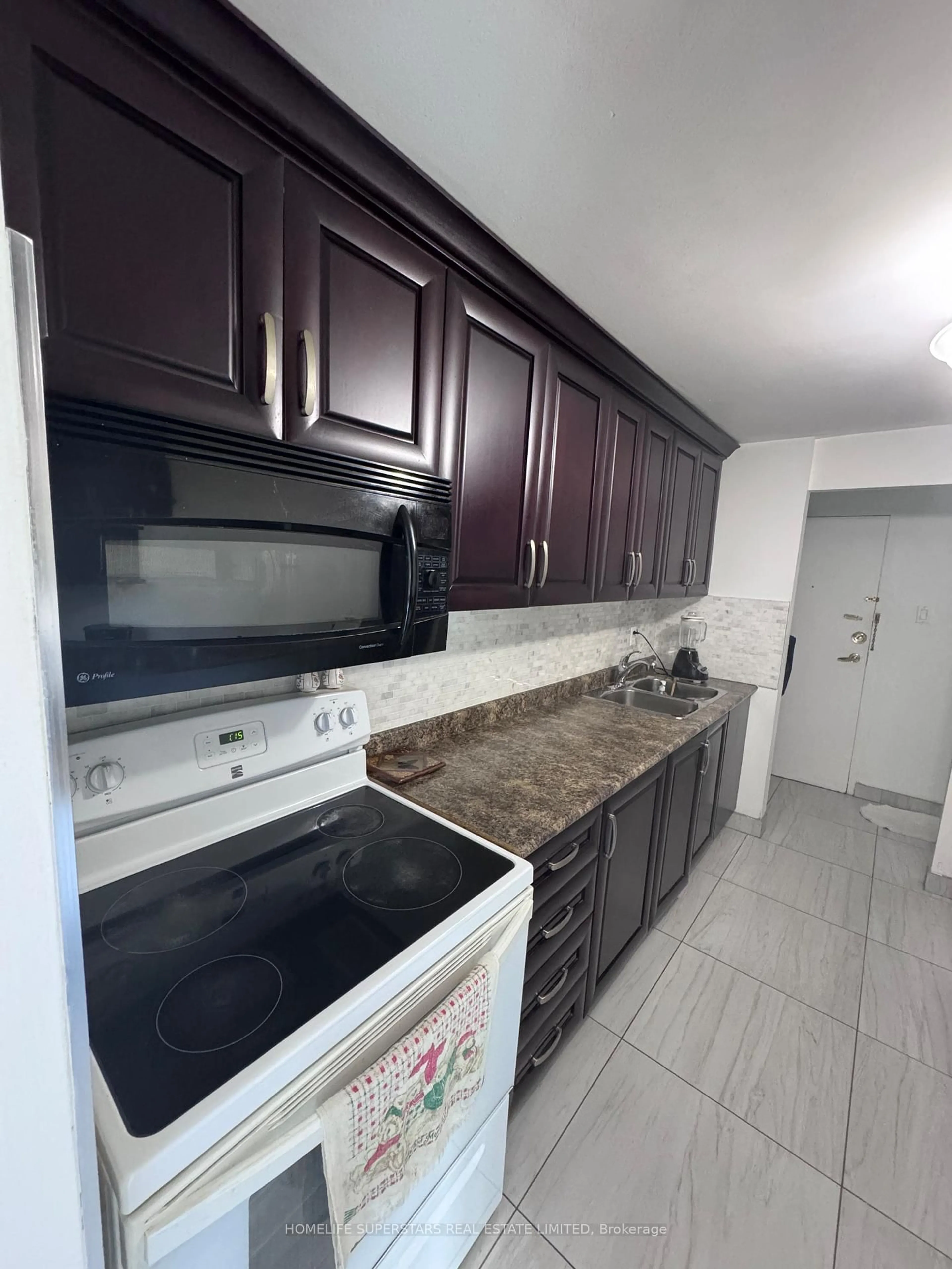 Standard kitchen, ceramic/tile floor for 1445 Wilson Ave #202, Toronto Ontario M3M 1J5