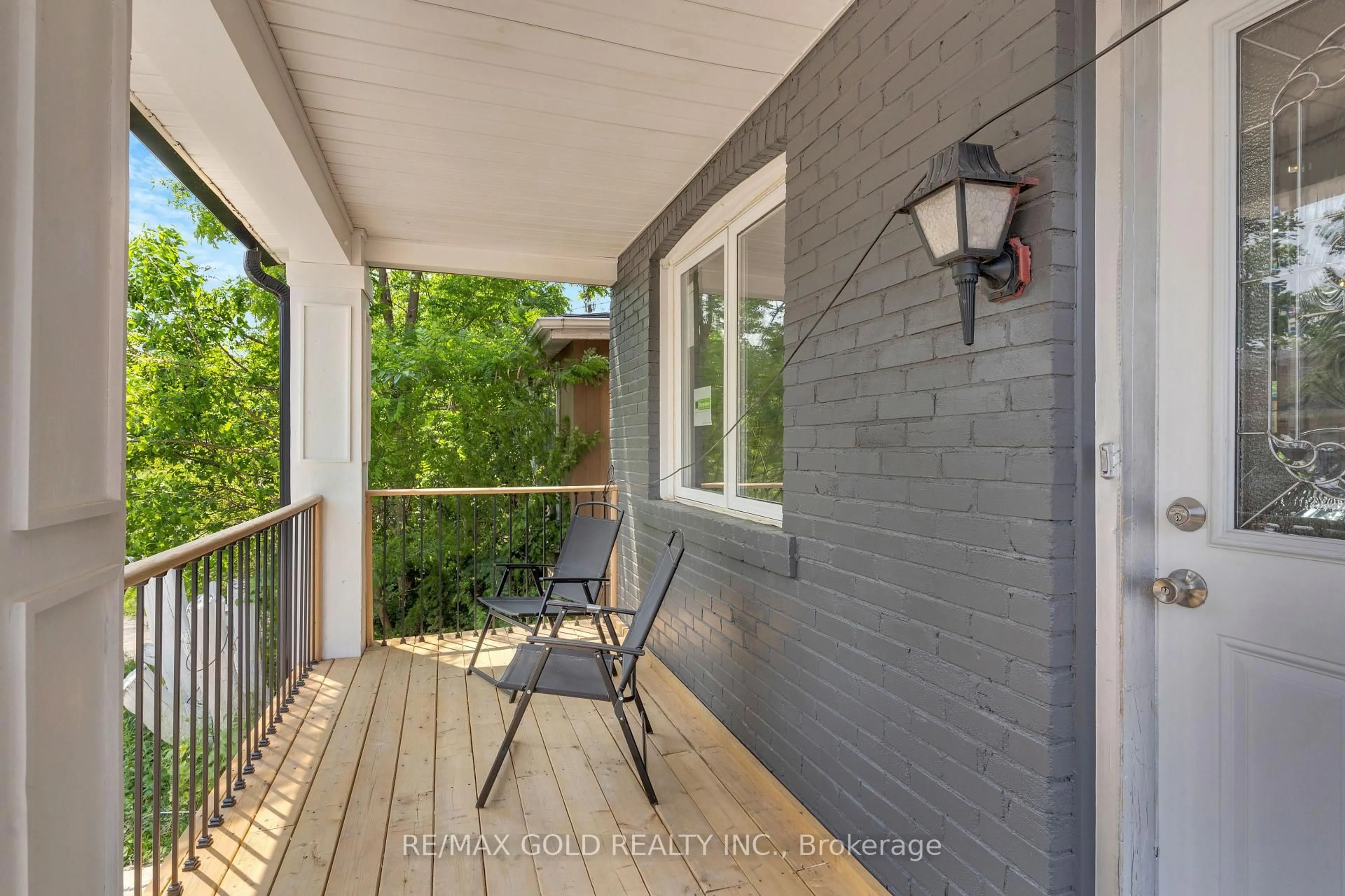 Patio, street for 8 Fairglen Cres, Toronto Ontario M9N 1S2