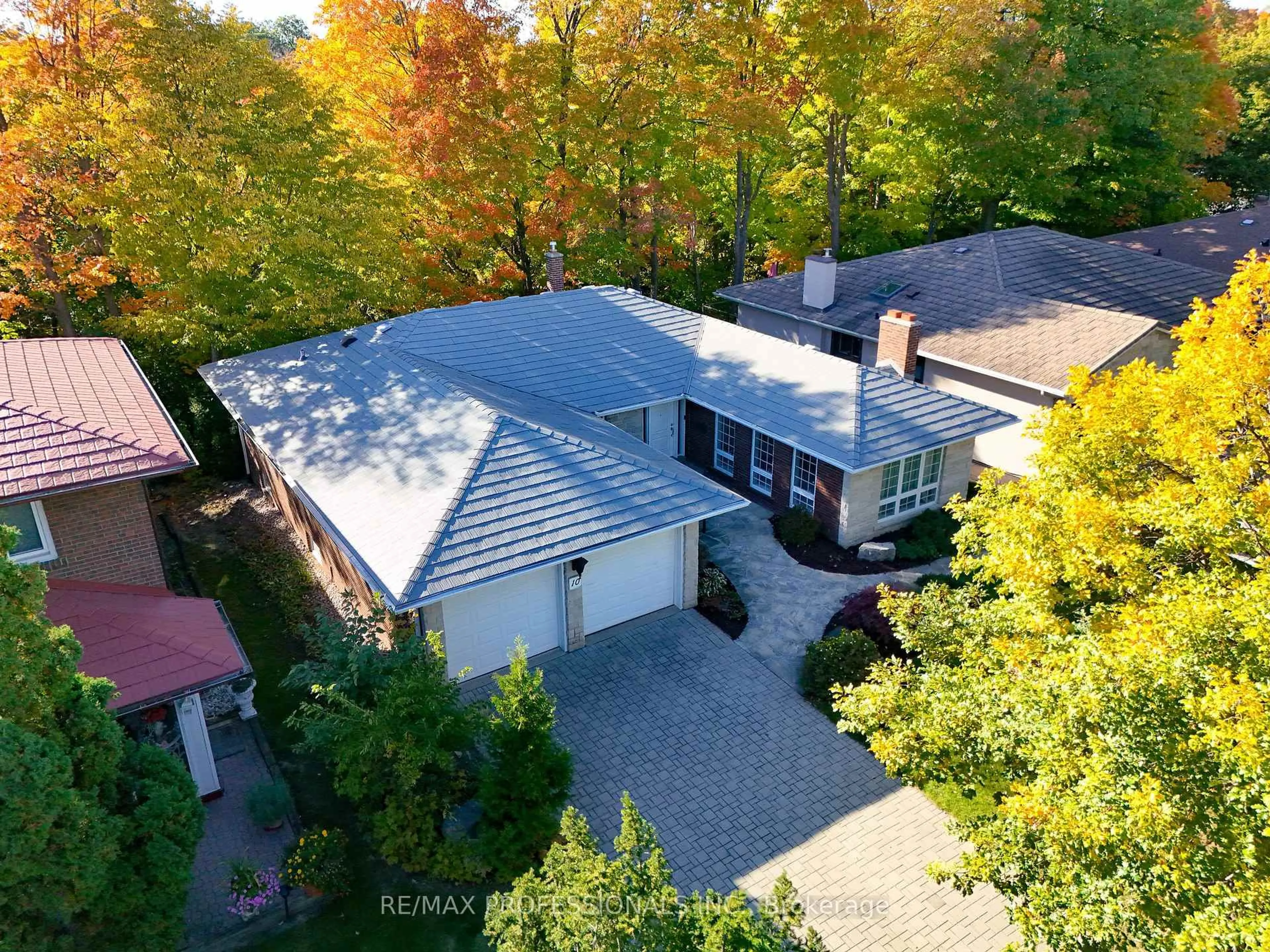 A pic from outside/outdoor area/front of a property/back of a property/a pic from drone, street for 10 Neilor Cres, Toronto Ontario M9C 1K4