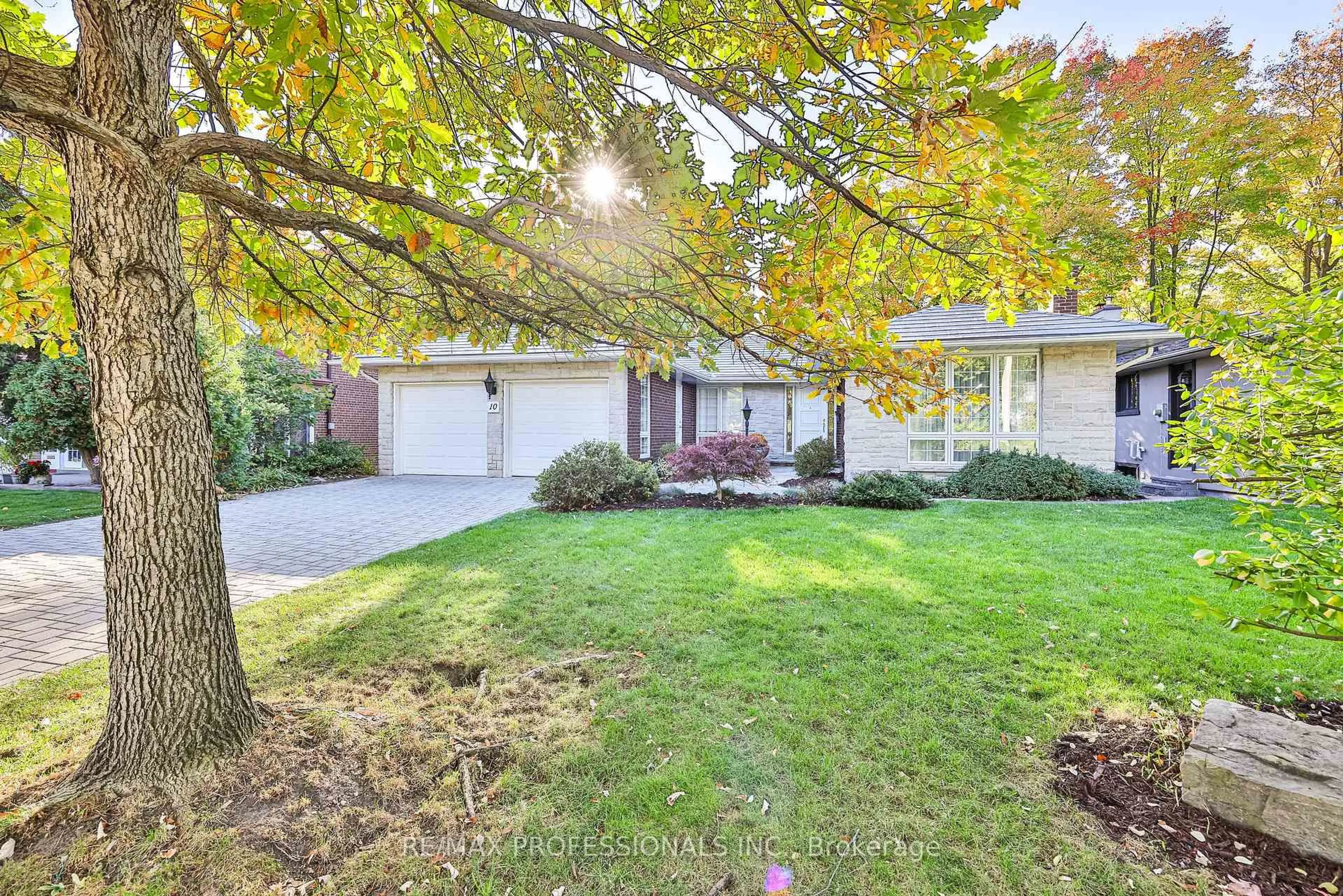 Patio, street for 10 Neilor Cres, Toronto Ontario M9C 1K4