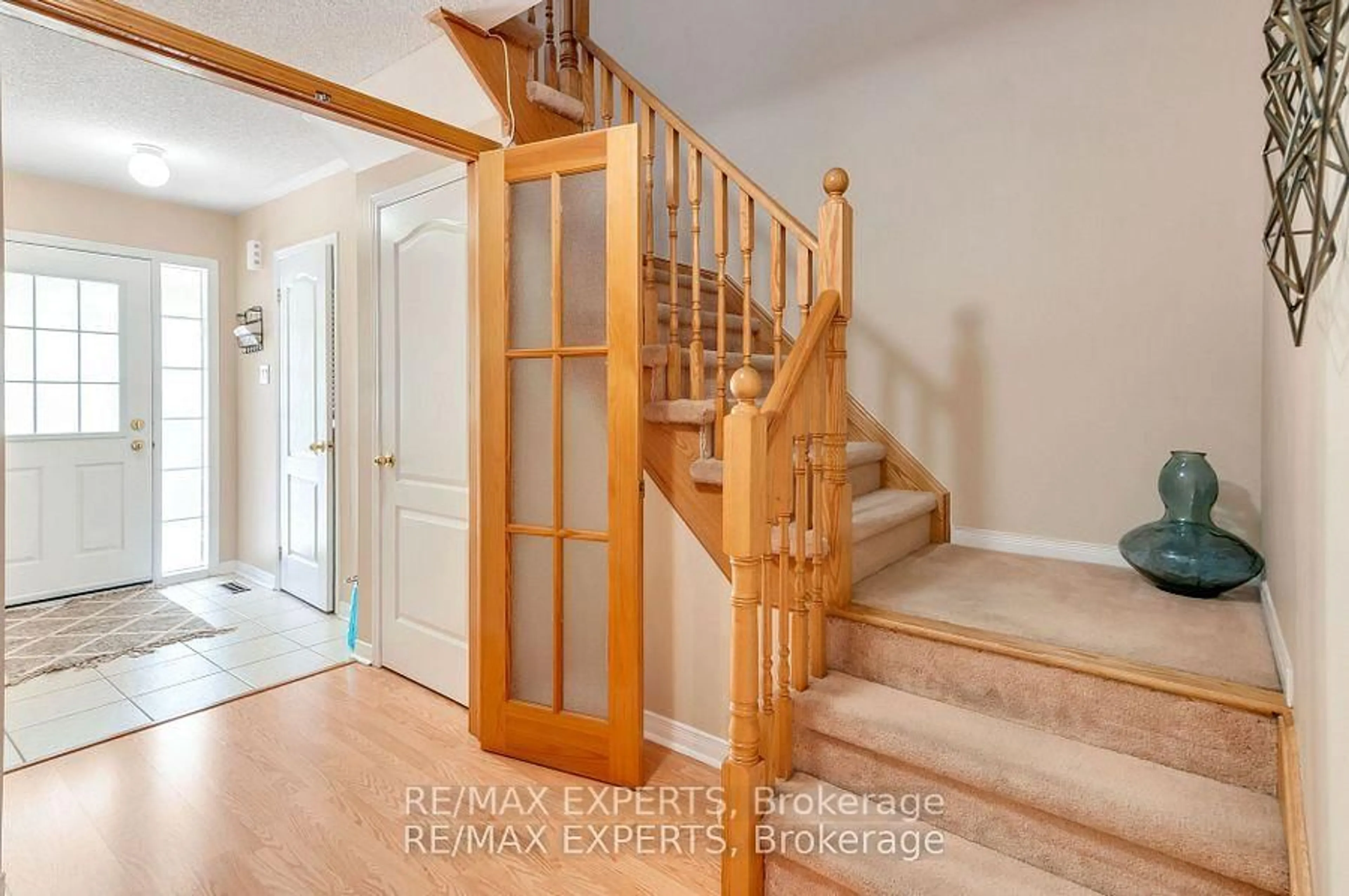 Indoor entryway for 76 Eagle Trace Dr, Brampton Ontario L6R 0M4