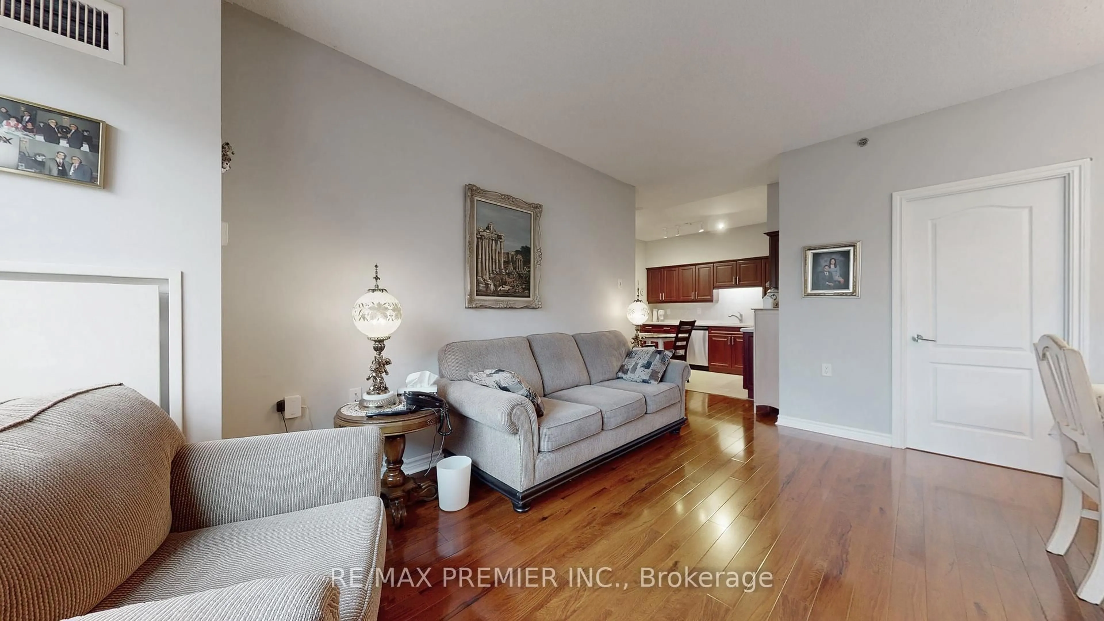 Living room with furniture, unknown for 810 Scollard Crt #204, Mississauga Ontario L5V 0A4