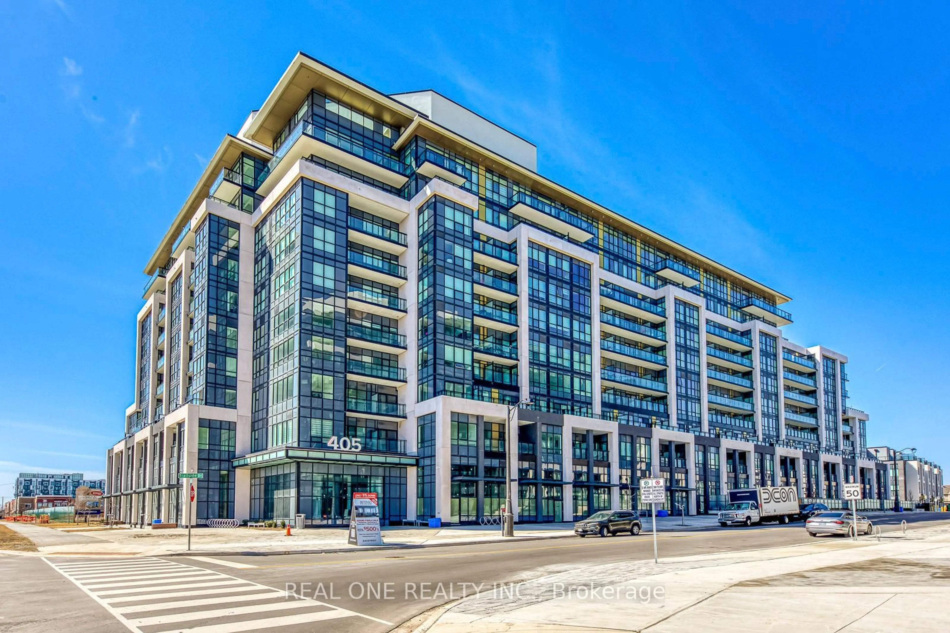 Indoor foyer for 405 Dundas St #526, Oakville Ontario L6M 5P4