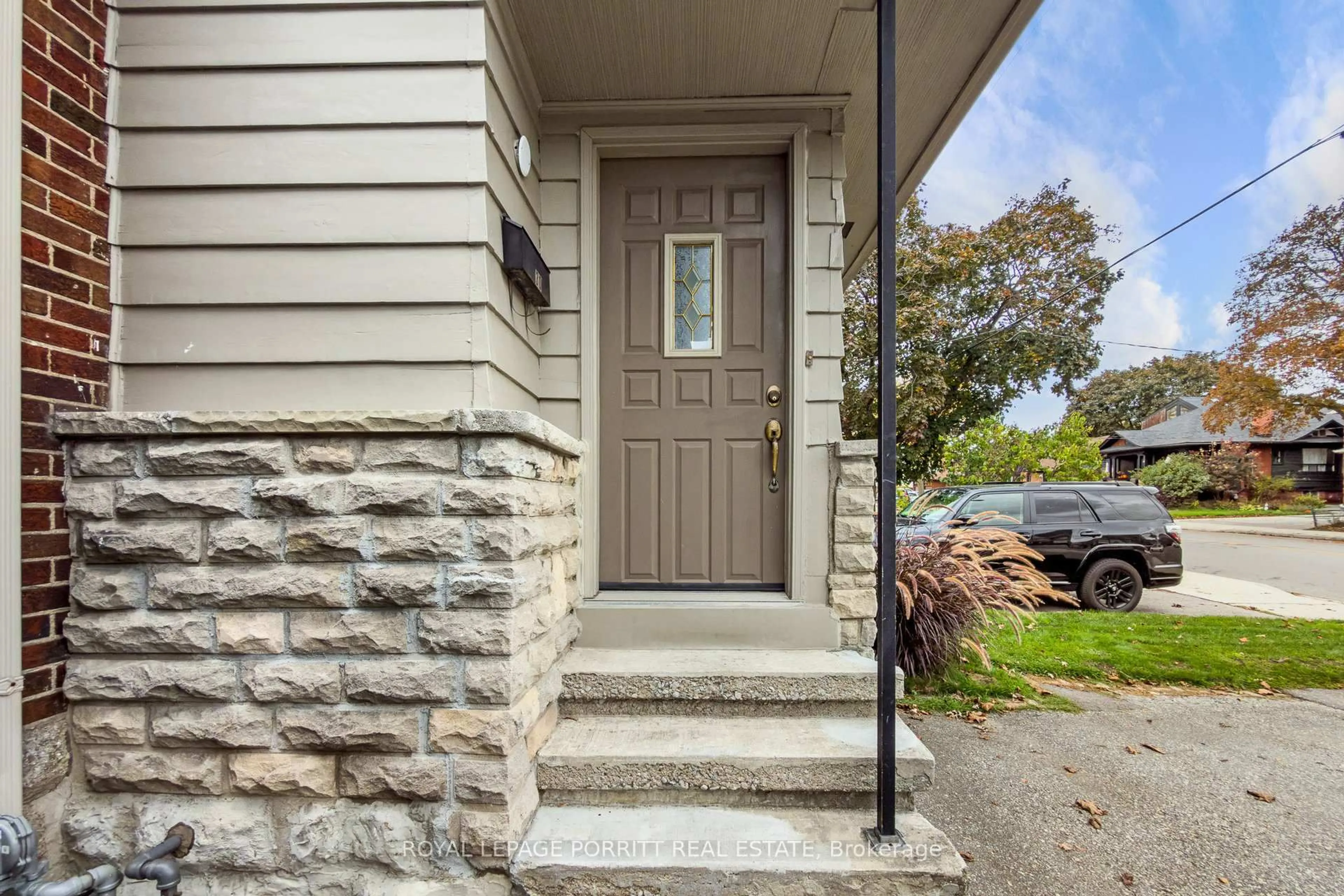 Home with vinyl exterior material, street for 30 Thirtieth St, Toronto Ontario M8W 3B6