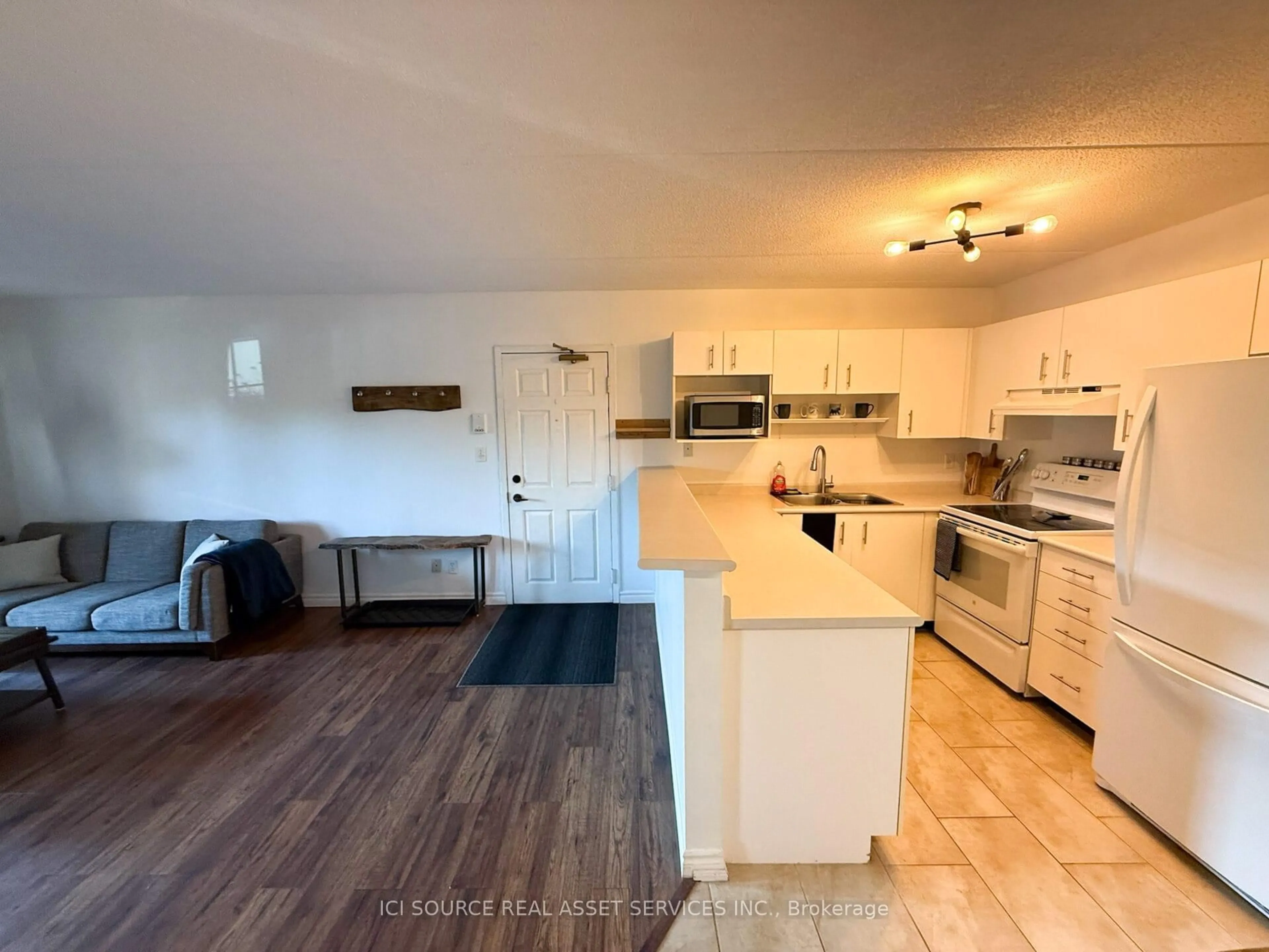 Open concept kitchen, unknown for 4003 Kilmer Dr #204, Burlington Ontario L7M 4M1