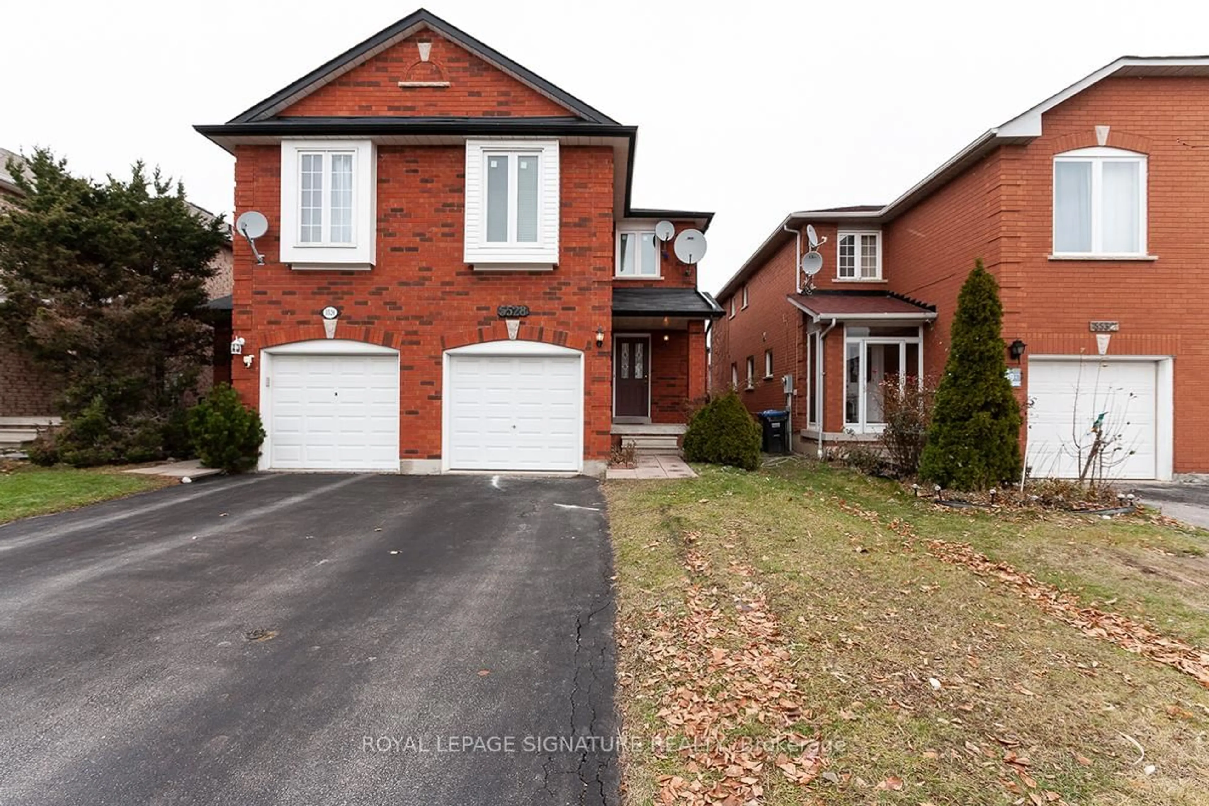 Home with brick exterior material, street for 5528 Antrex Cres, Mississauga Ontario L4Z 3T6