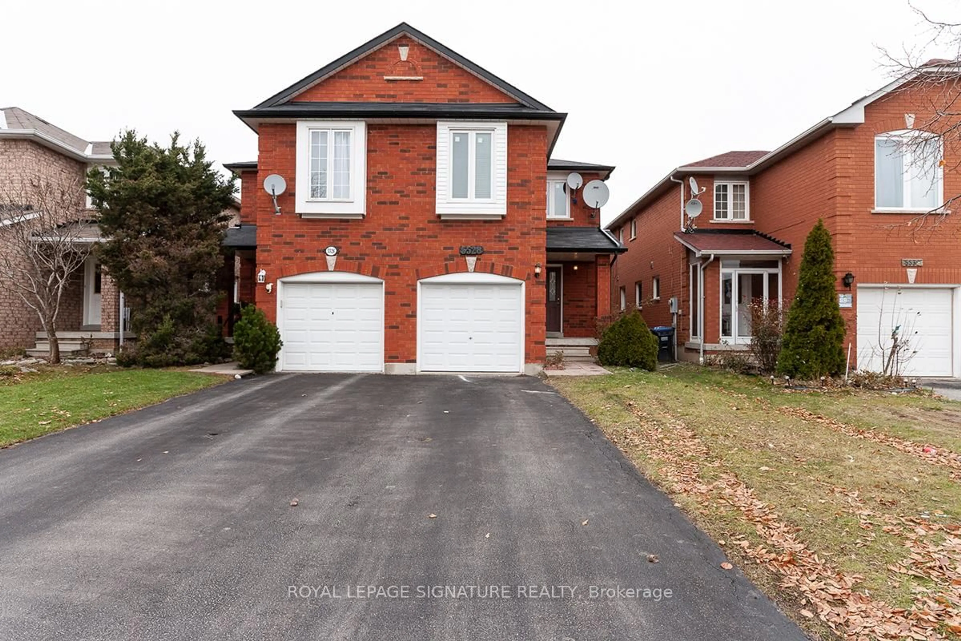 Home with brick exterior material, street for 5528 Antrex Cres, Mississauga Ontario L4Z 3T6