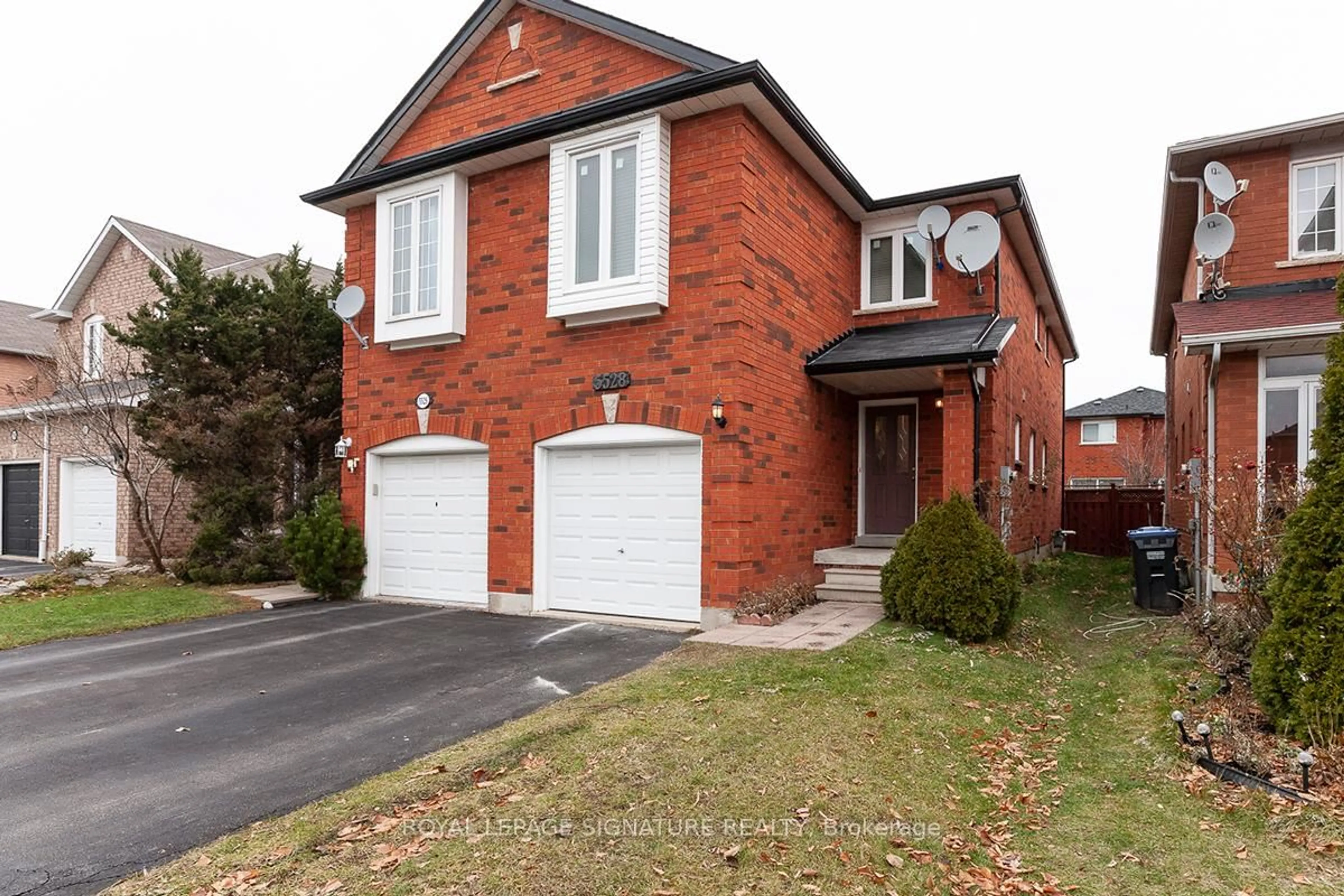 Home with brick exterior material, street for 5528 Antrex Cres, Mississauga Ontario L4Z 3T6