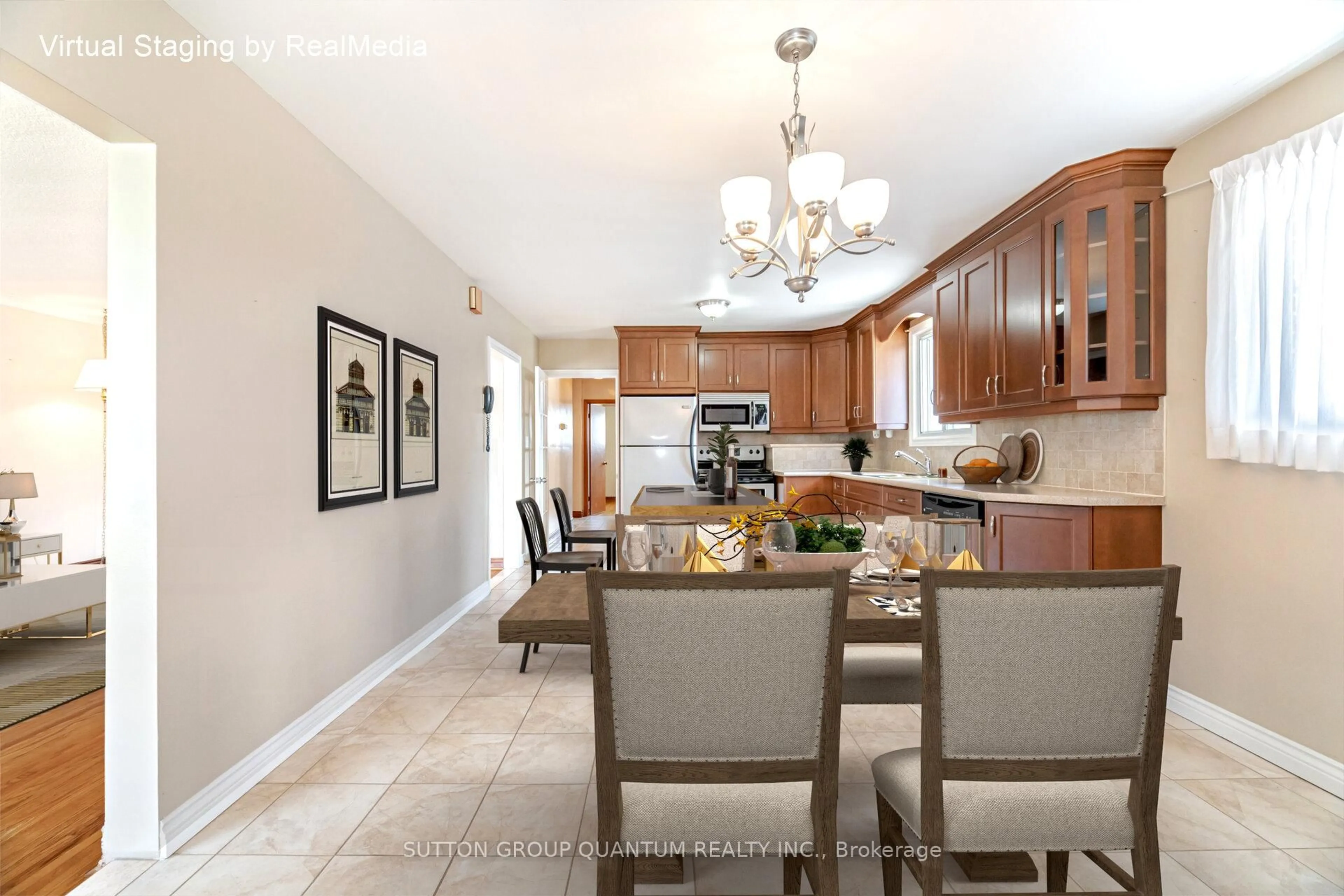 Open concept kitchen, ceramic/tile floor for 126 Angelene St, Mississauga Ontario L5G 1X2