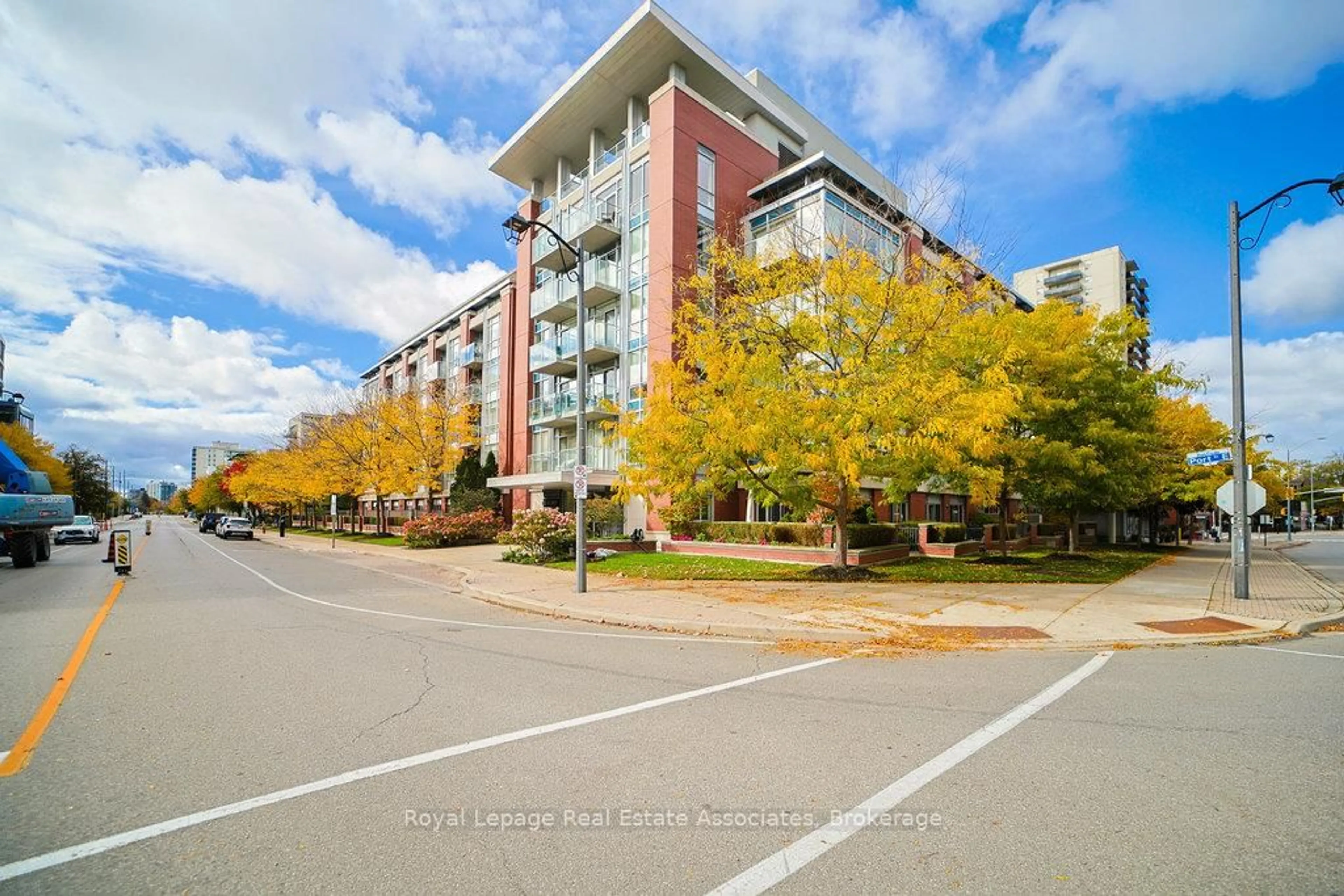 Patio, unknown for 80 Port St #107, Mississauga Ontario L5G 4V6