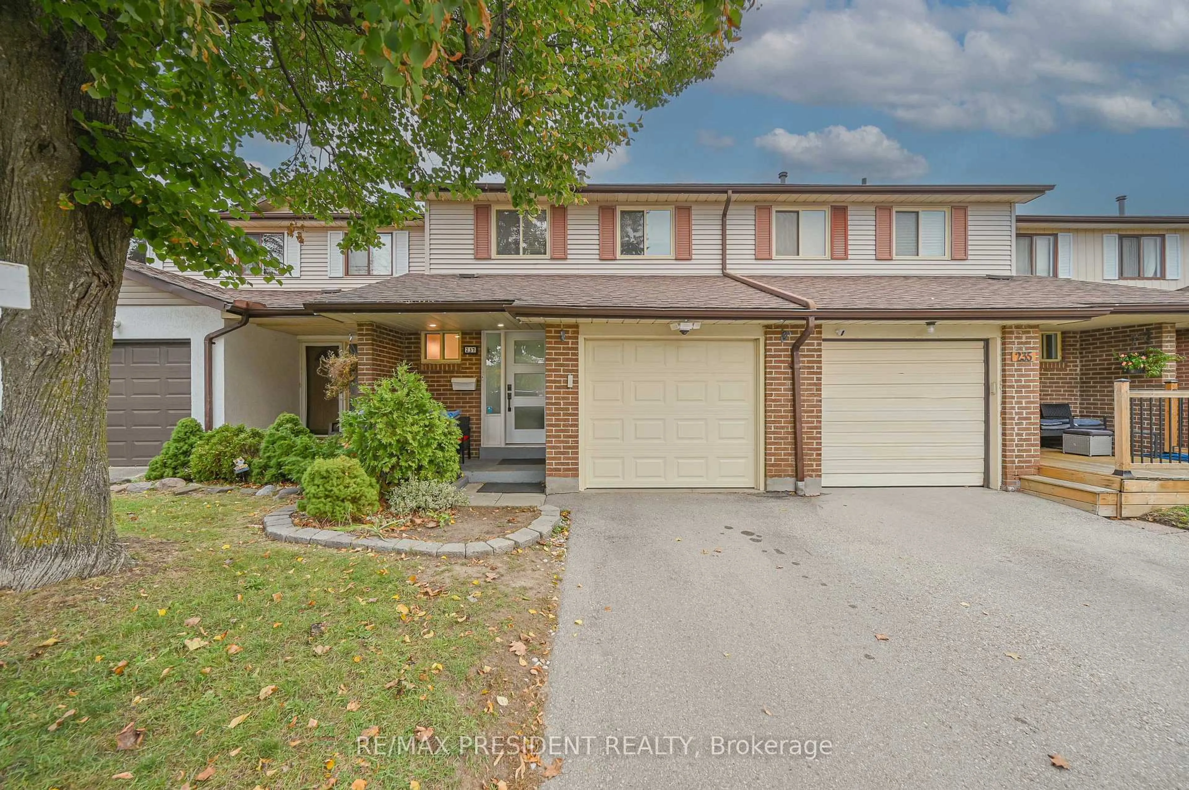 Home with brick exterior material, street for 237 Baronwood Cres, Brampton Ontario L6V 3H6