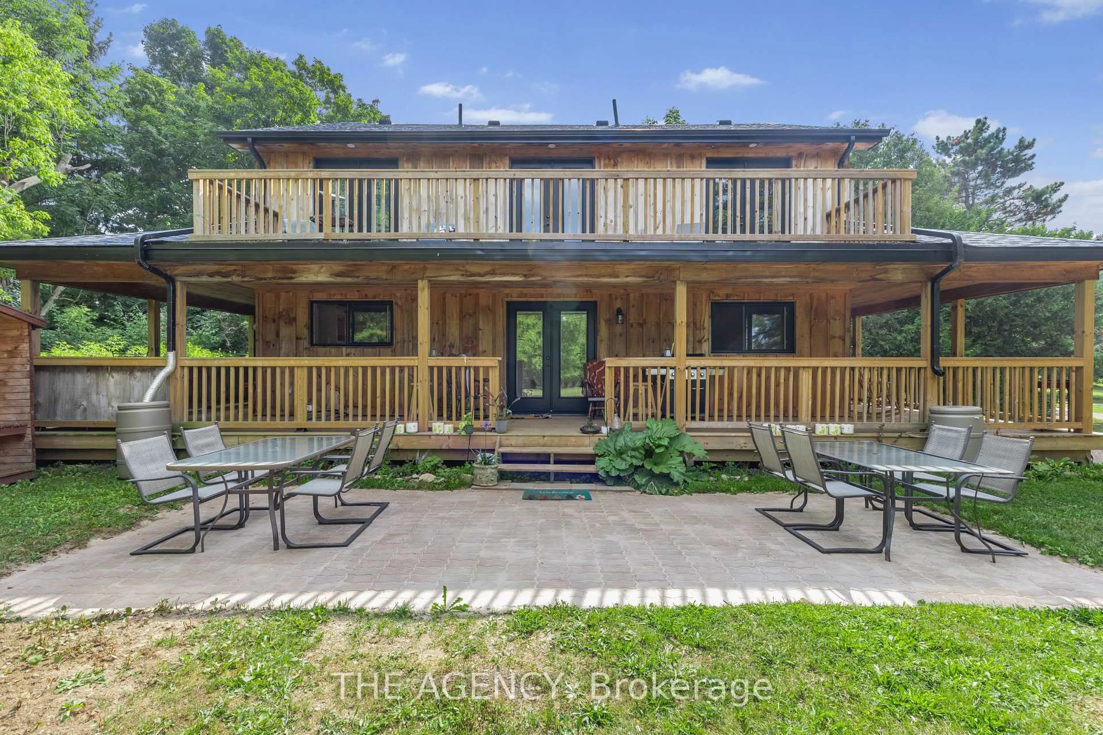 Patio, unknown for 14121 Third Line, Halton Hills Ontario L7J 2X3