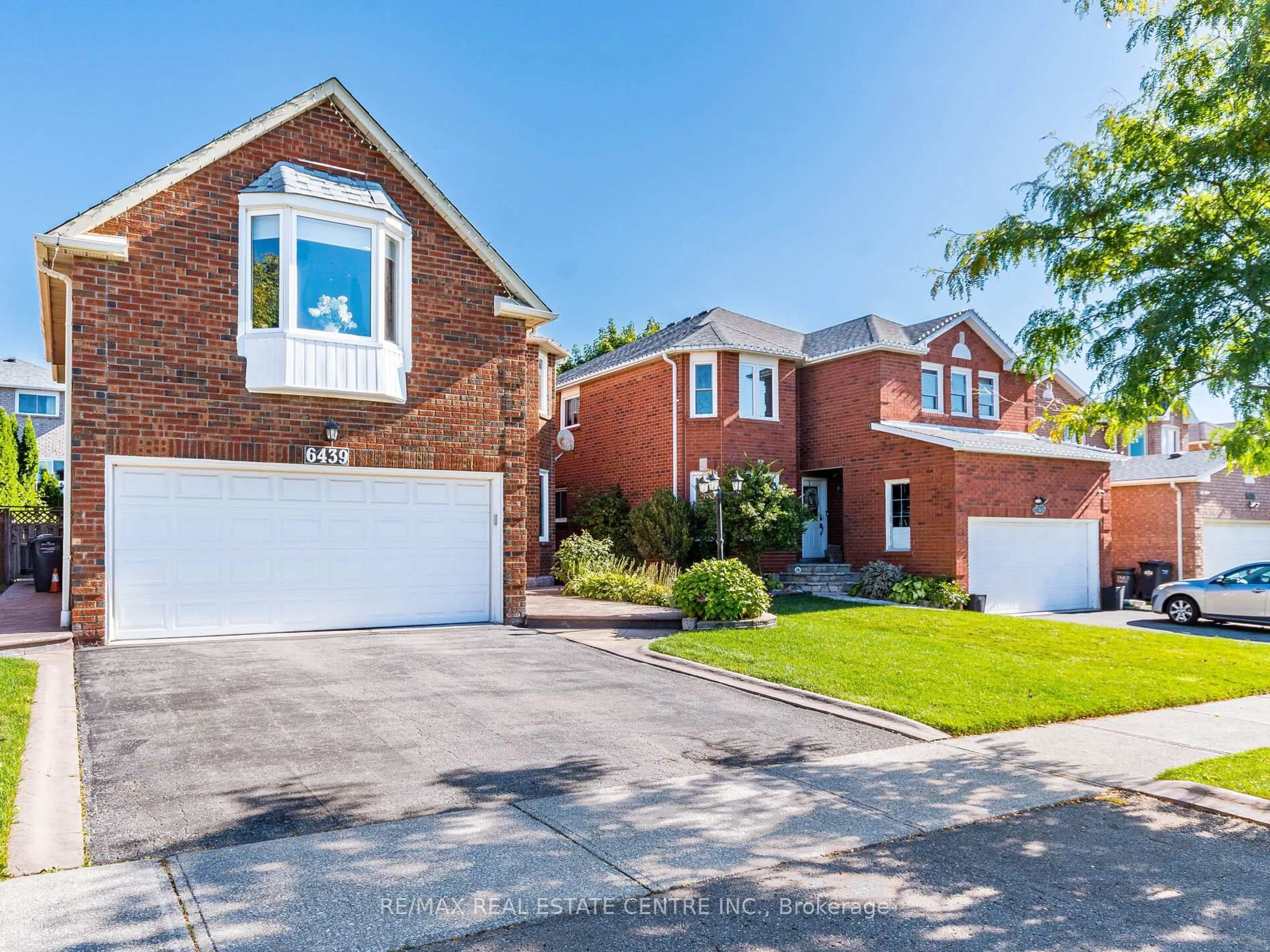 Home with brick exterior material, street for 6439 Osprey Blvd, Mississauga Ontario L5N 6E4
