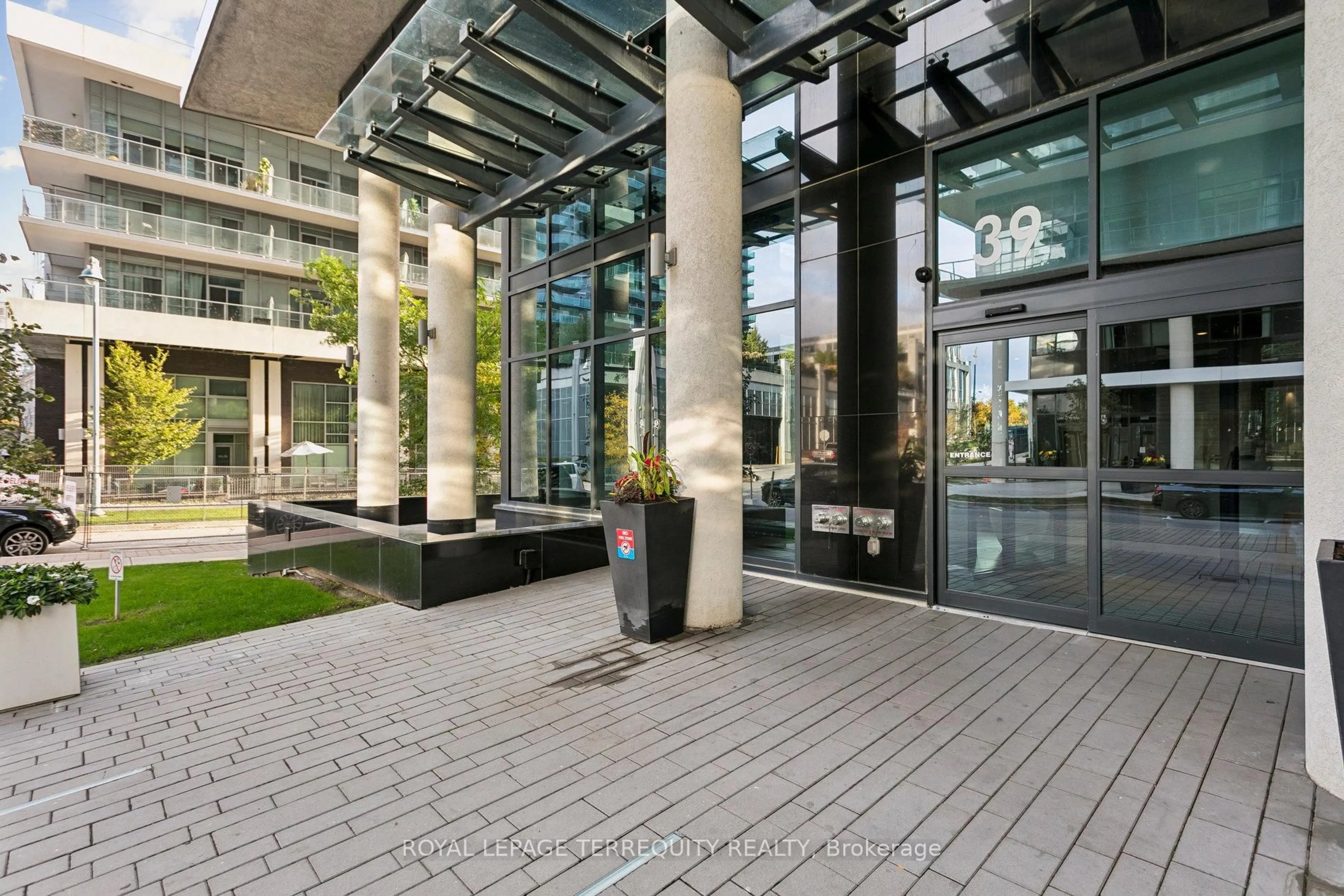 Unknown for 39 Annie Craig Dr #1402, Toronto Ontario M8V 0H1