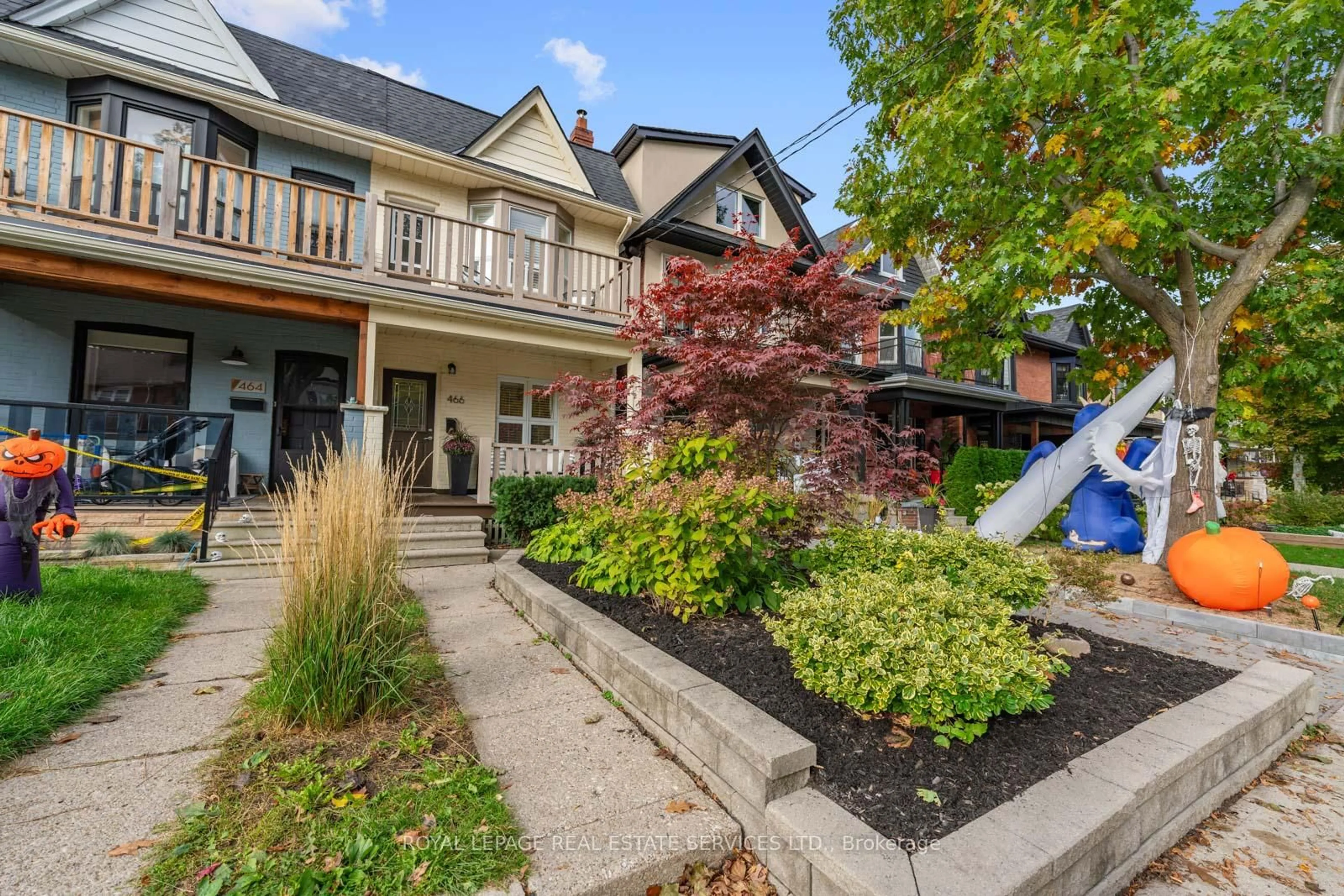 Patio, street for 466 Beresford Ave, Toronto Ontario M6S 3B7