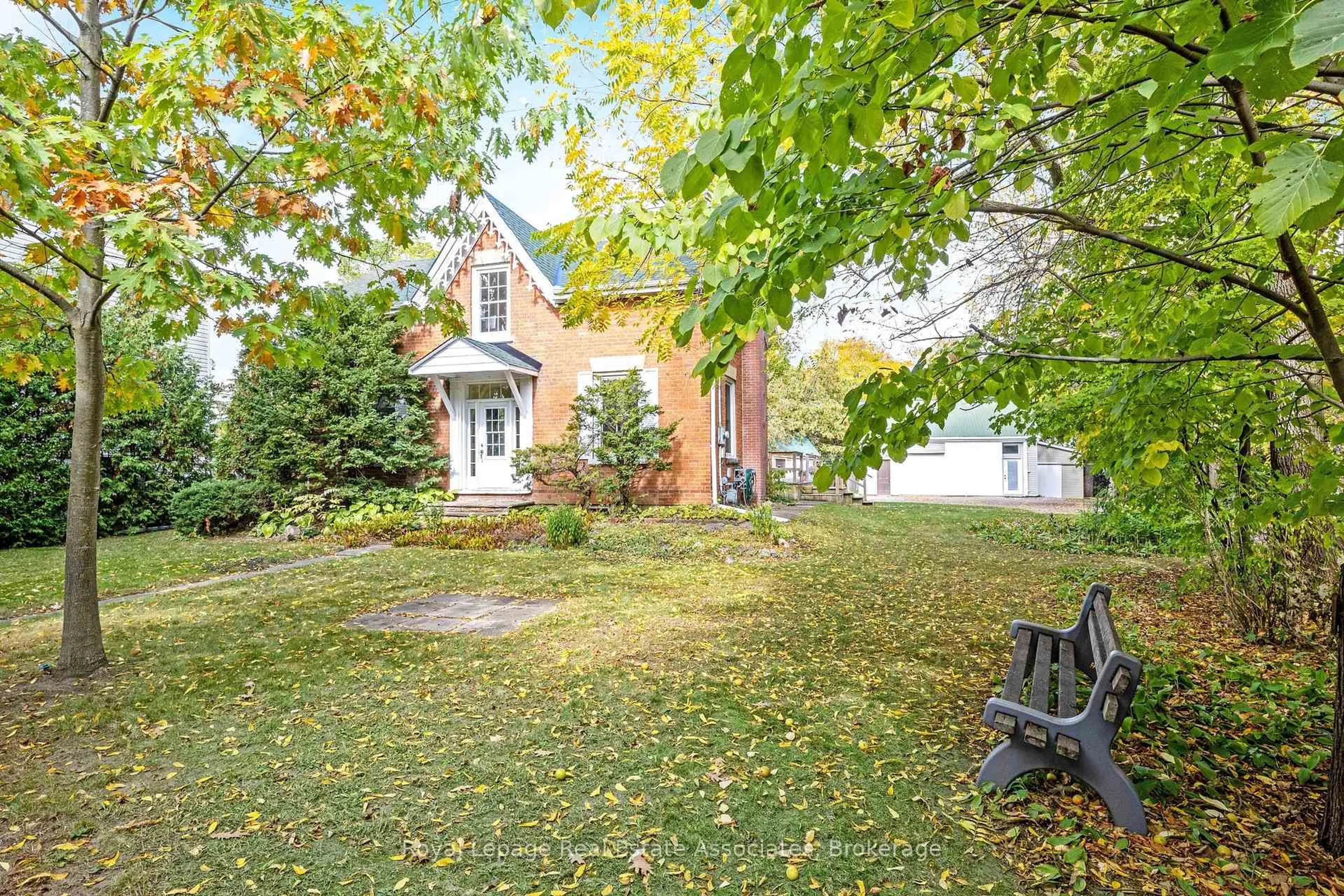 A pic from outside/outdoor area/front of a property/back of a property/a pic from drone, street for 85 and 0 Guelph St, Halton Hills Ontario L7G 3Z9