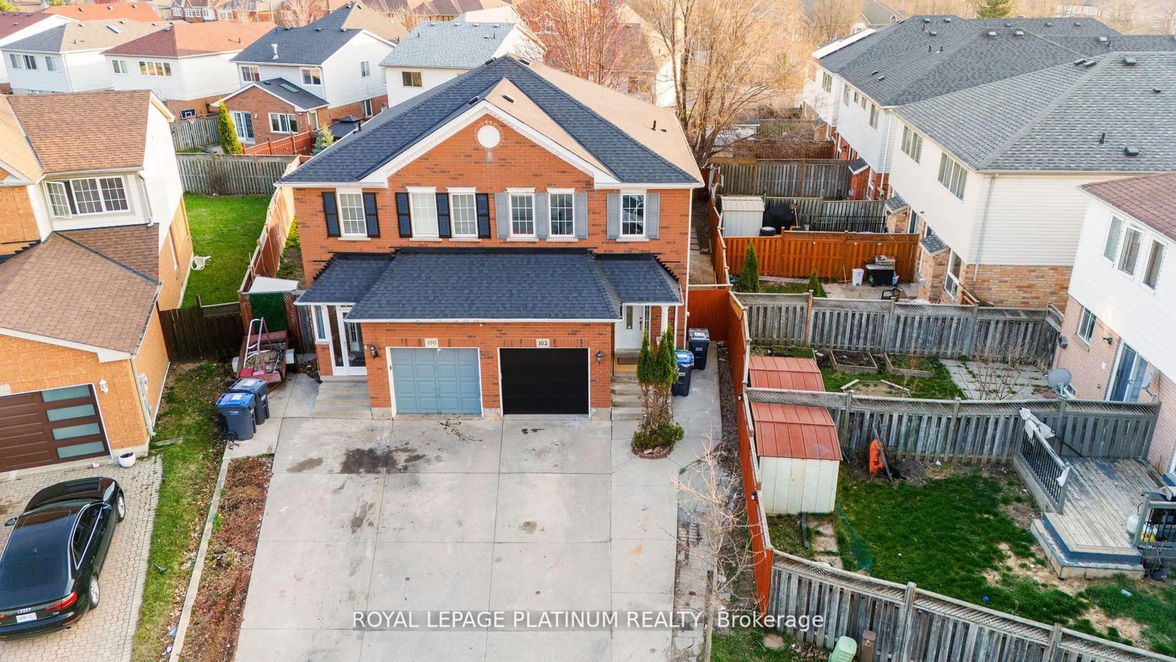 A pic from outside/outdoor area/front of a property/back of a property/a pic from drone, street for 102 Bunchberry Way, Brampton Ontario L6R 2E8