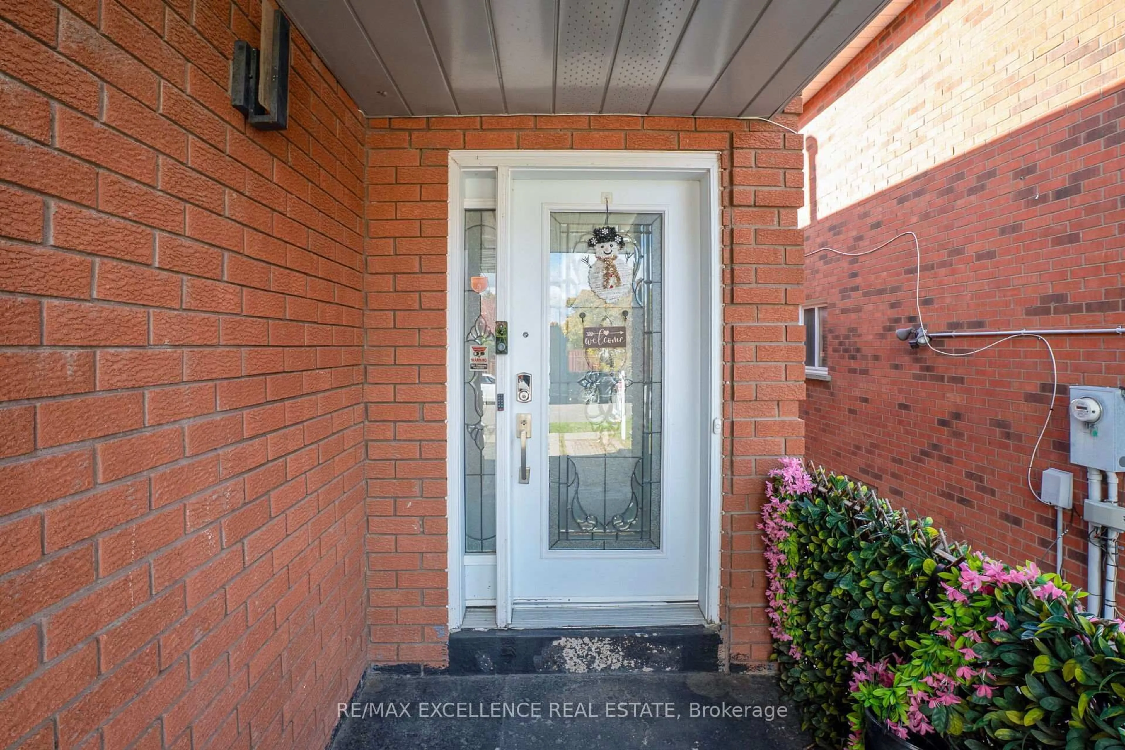 Indoor entryway for 29 Faywood Dr, Brampton Ontario L6Y 4K3