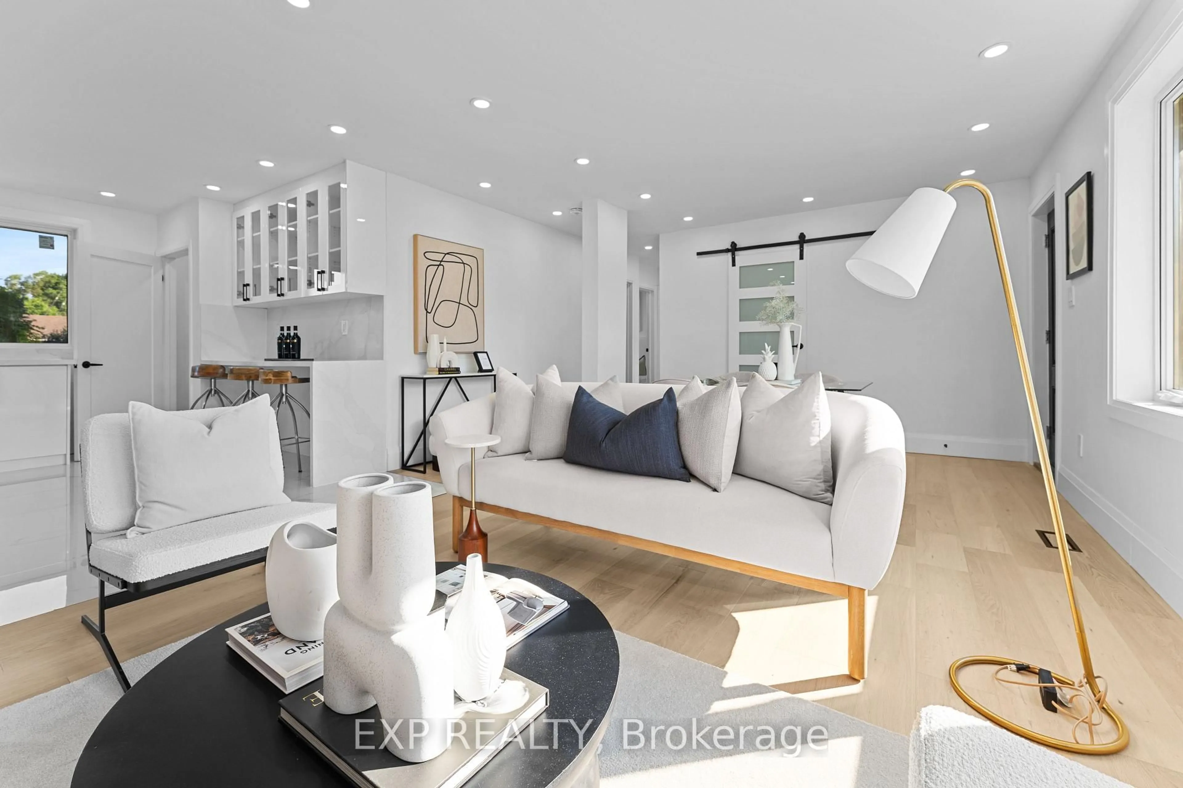 Living room with furniture, unknown for 686 Wickens Ave, Burlington Ontario L7T 3T2